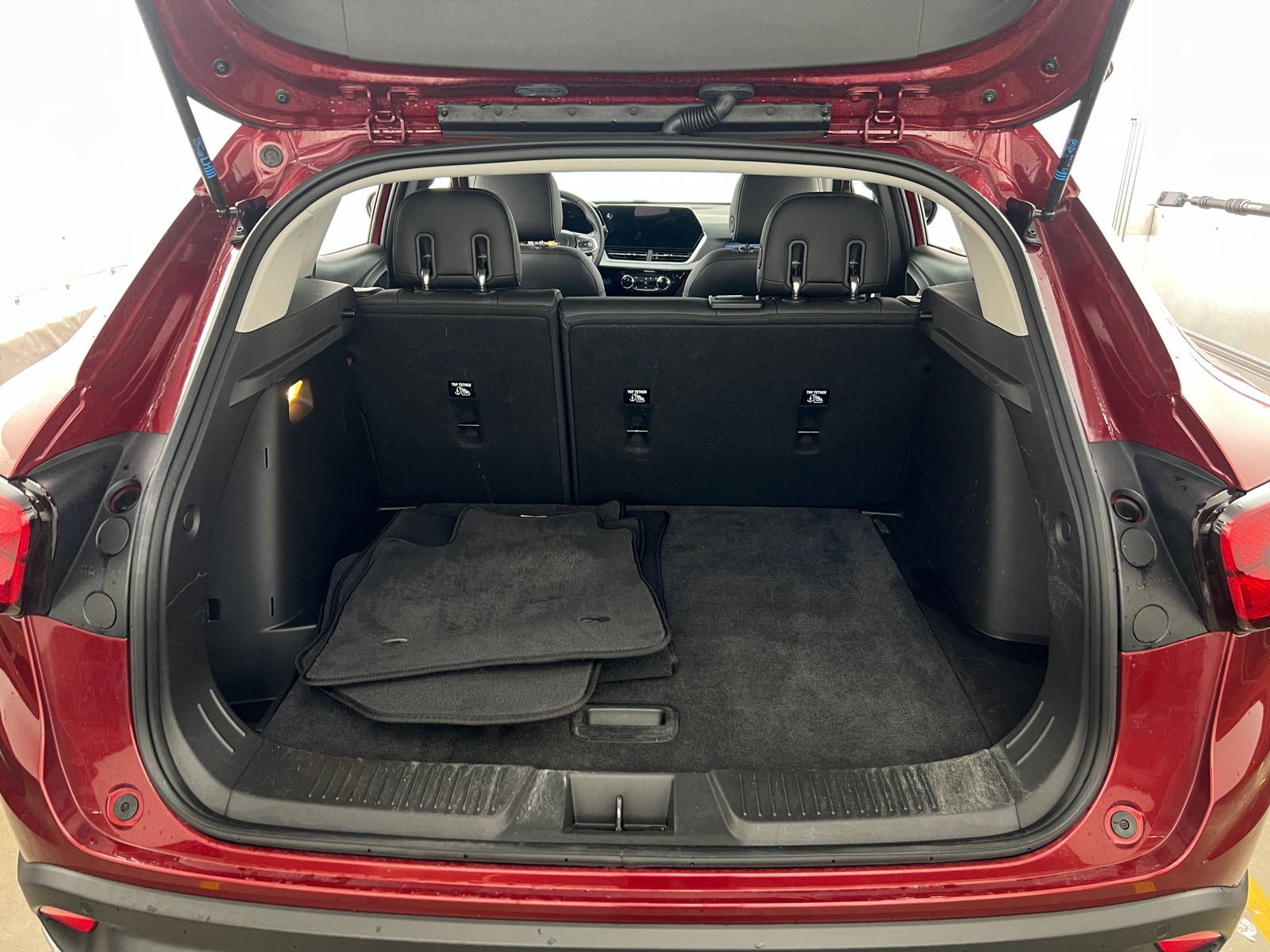 Thumbnail: 2025 Chevrolet Trax - 7