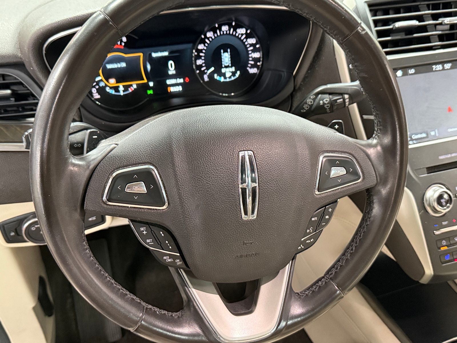 Thumbnail: 2017 Lincoln MKC - 4