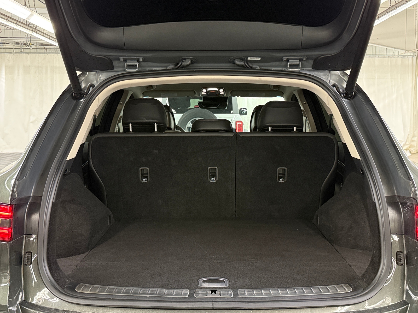 Thumbnail: 2025 Genesis GV70 - 6