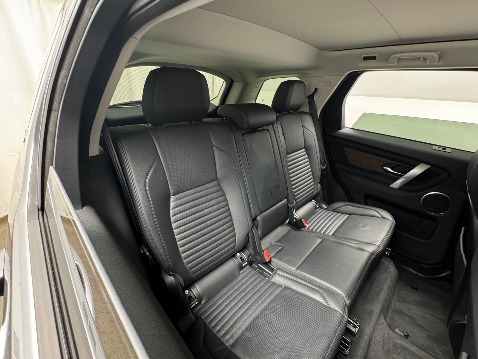 Thumbnail: 2020 Land Rover Discovery Sport - 5