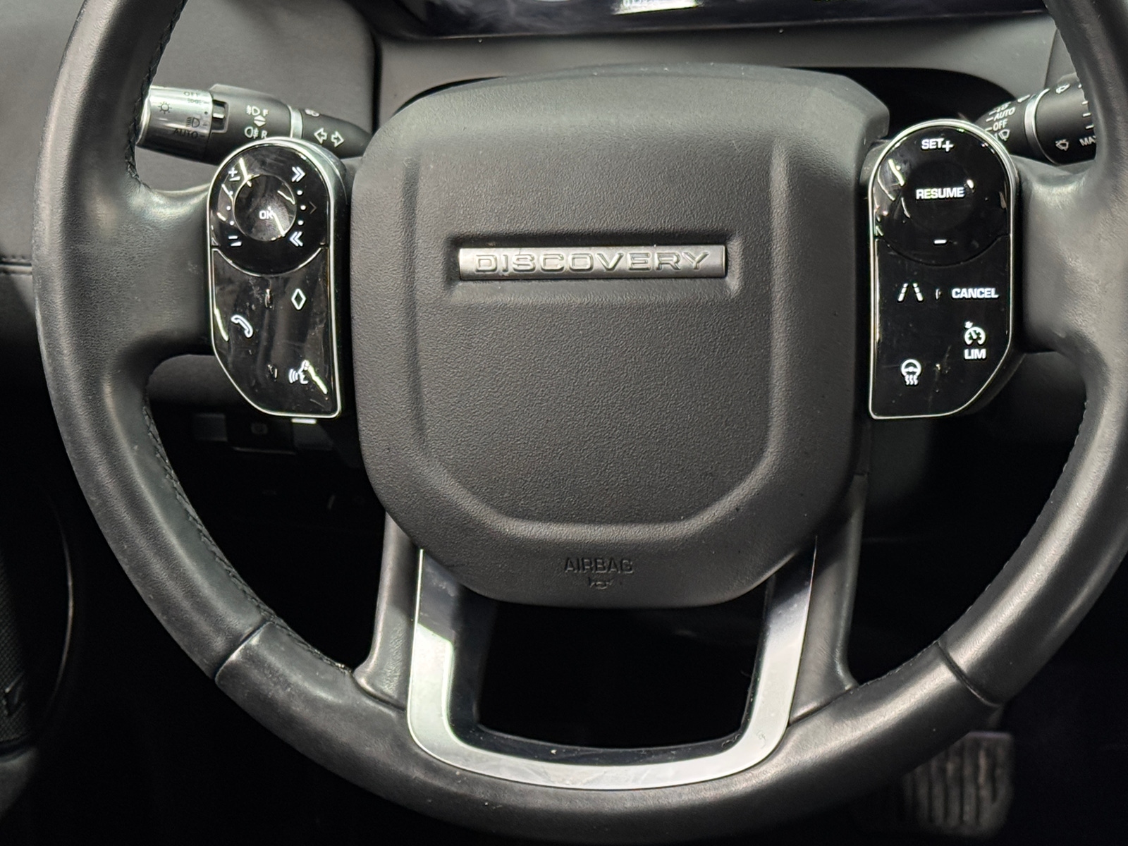 Thumbnail: 2020 Land Rover Discovery Sport - 4