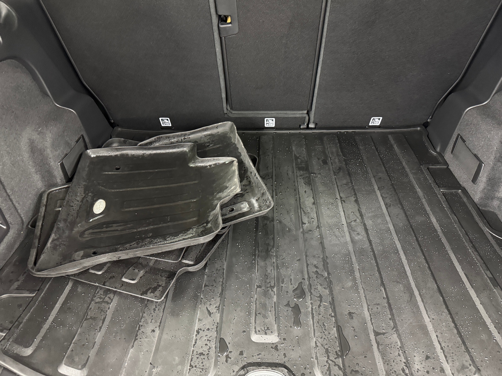 Thumbnail: 2020 Land Rover Discovery Sport - 6