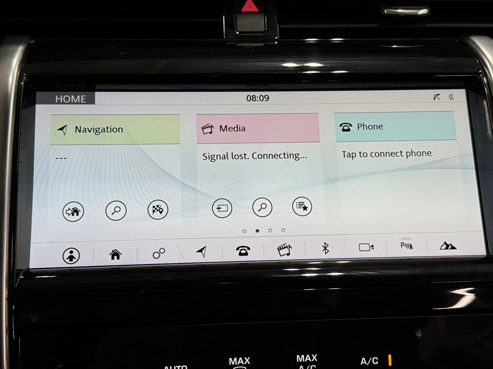 Thumbnail: 2020 Land Rover Discovery Sport - 3