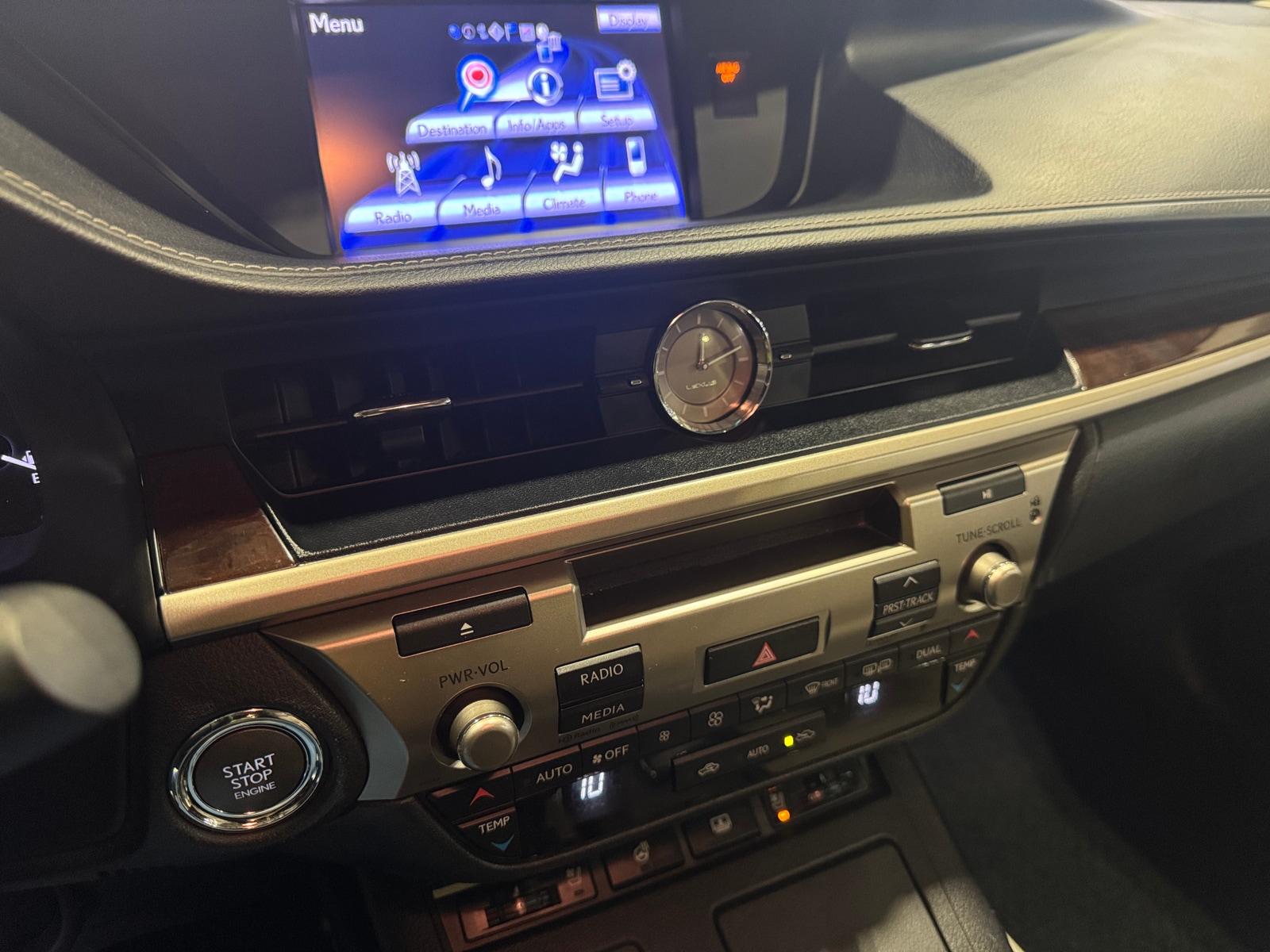 Thumbnail: 2014 Lexus ES - 3