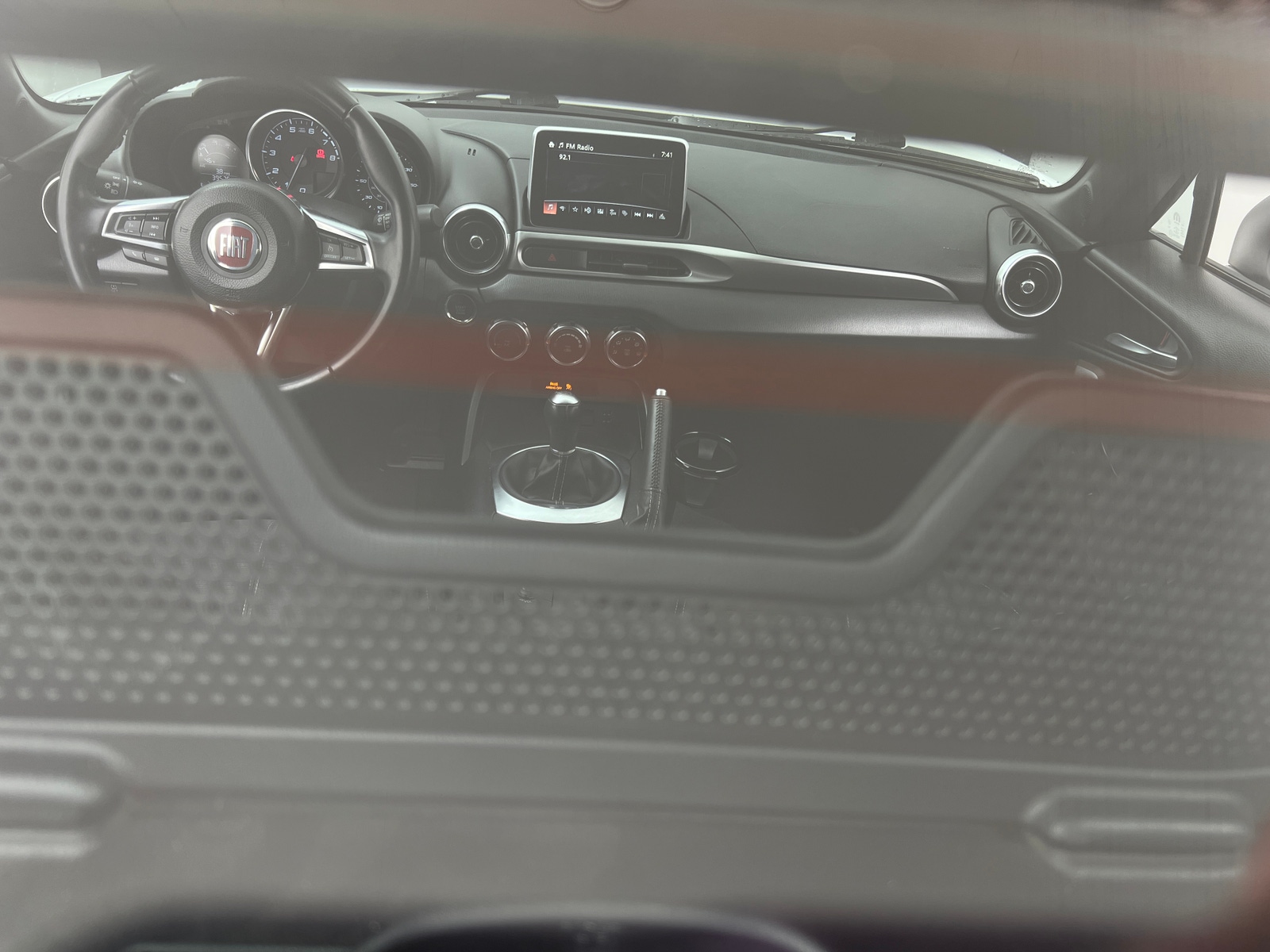 Thumbnail: 2017 Fiat 124 Spider - 3