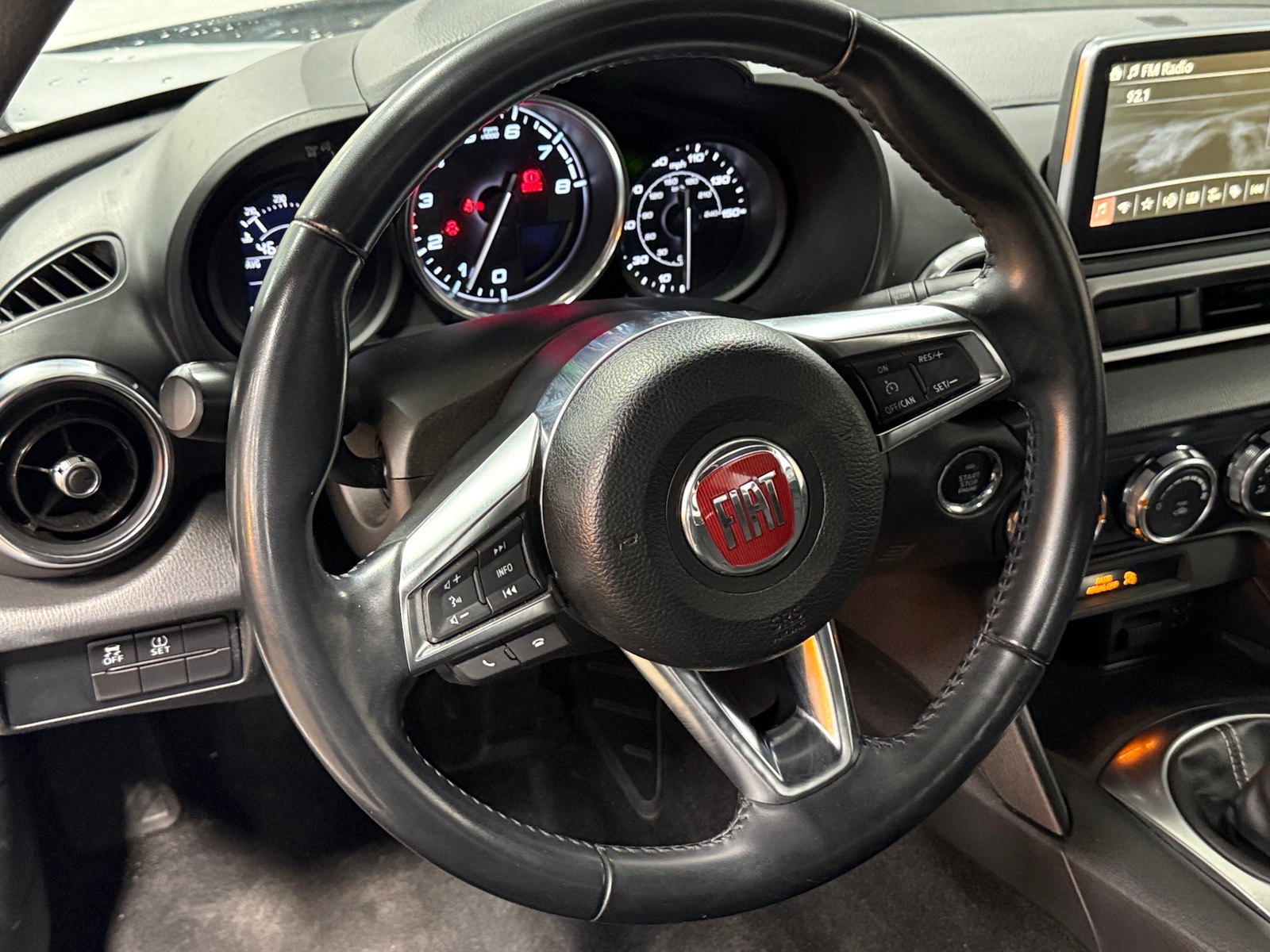 Thumbnail: 2017 Fiat 124 Spider - 5