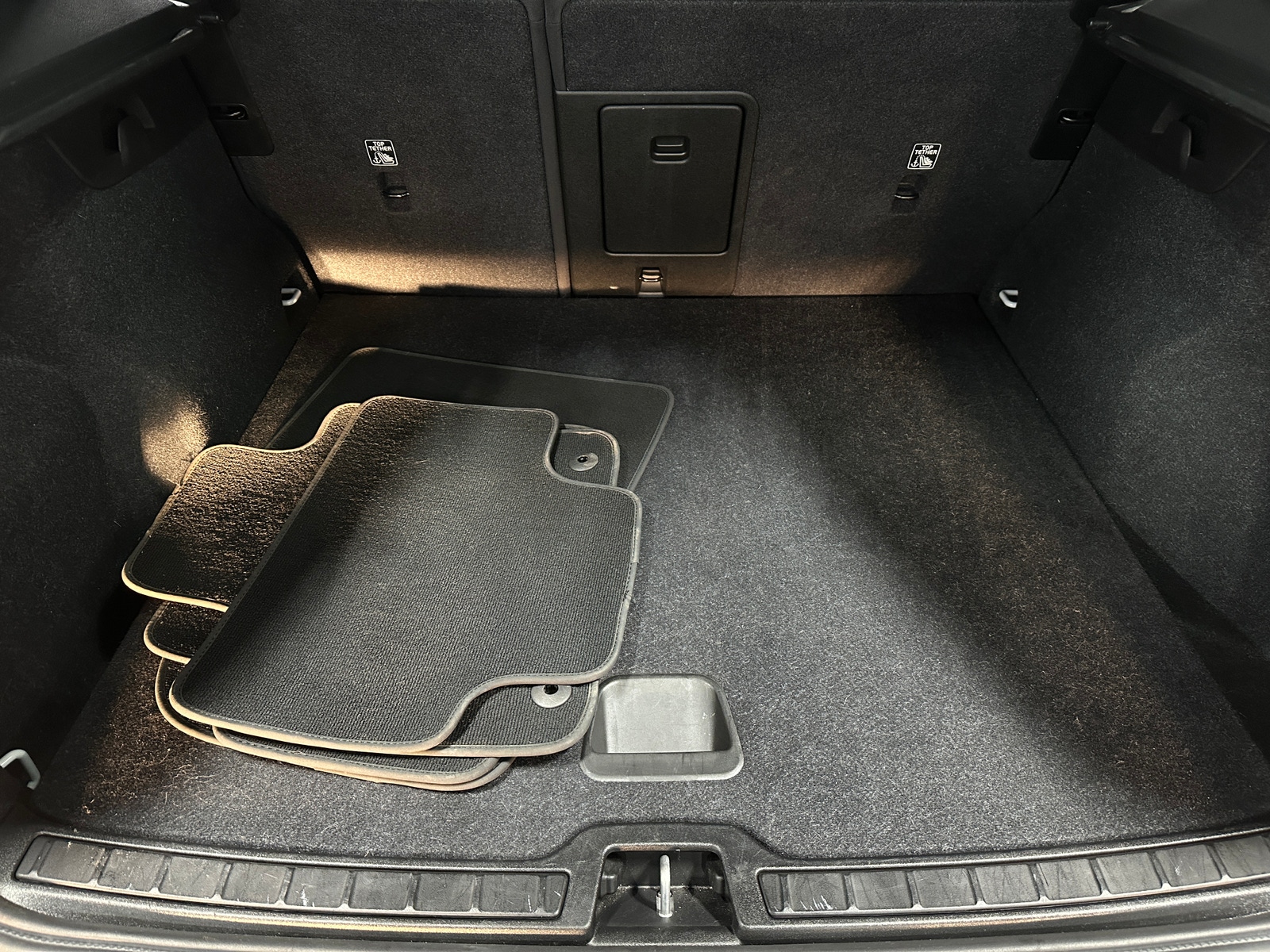 Thumbnail: 2024 Volvo XC40 - 7