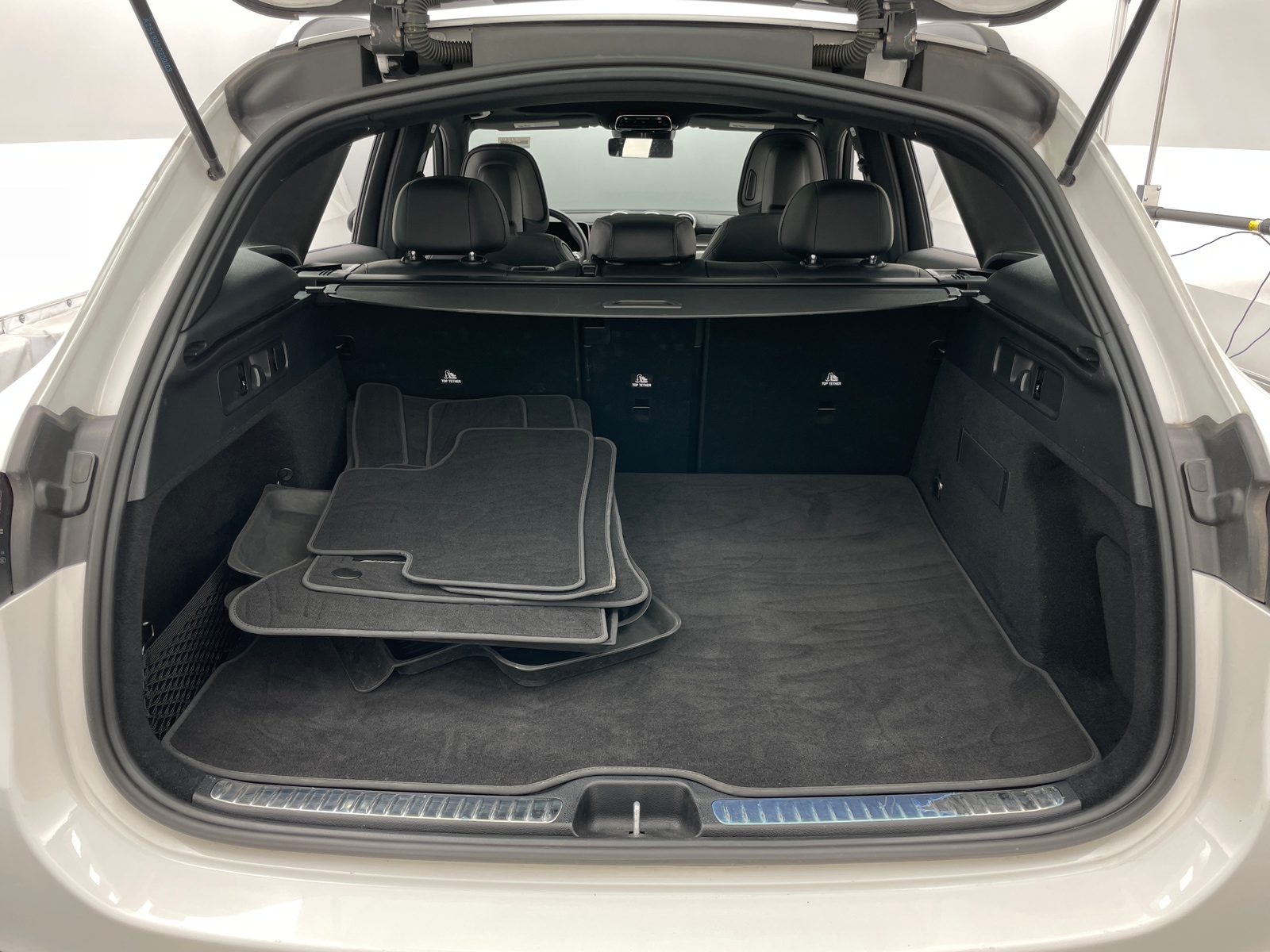 Thumbnail: 2025 Mercedes-Benz GLC - 6