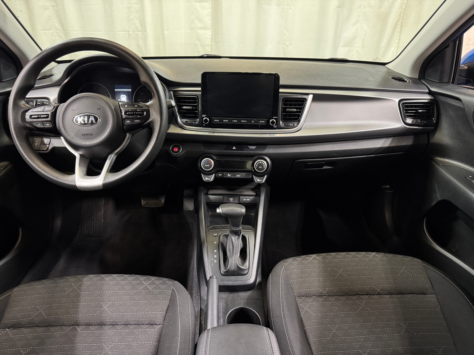 Thumbnail: 2021 Kia Rio - 3