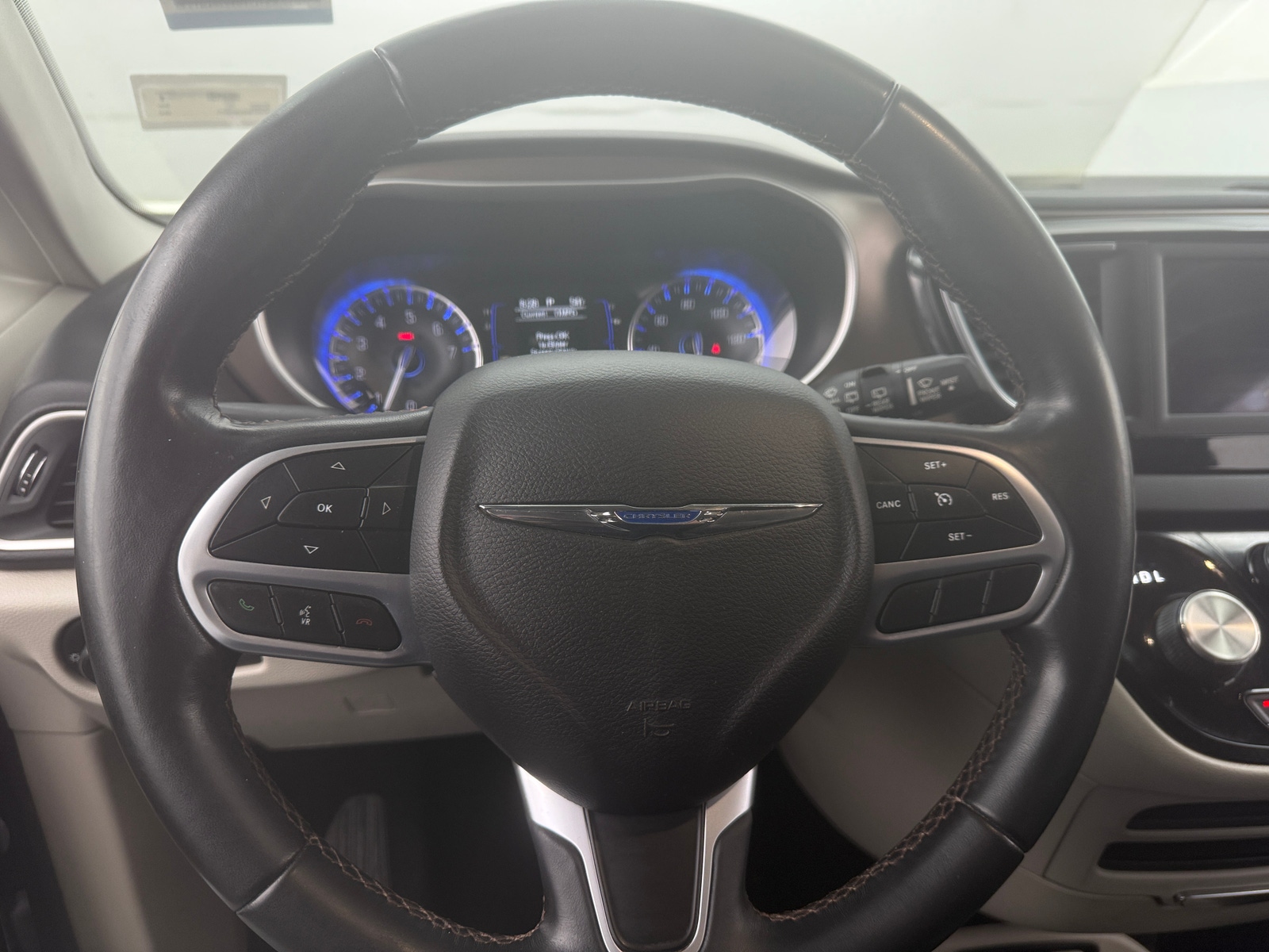 Thumbnail: 2018 Chrysler Pacifica - 4