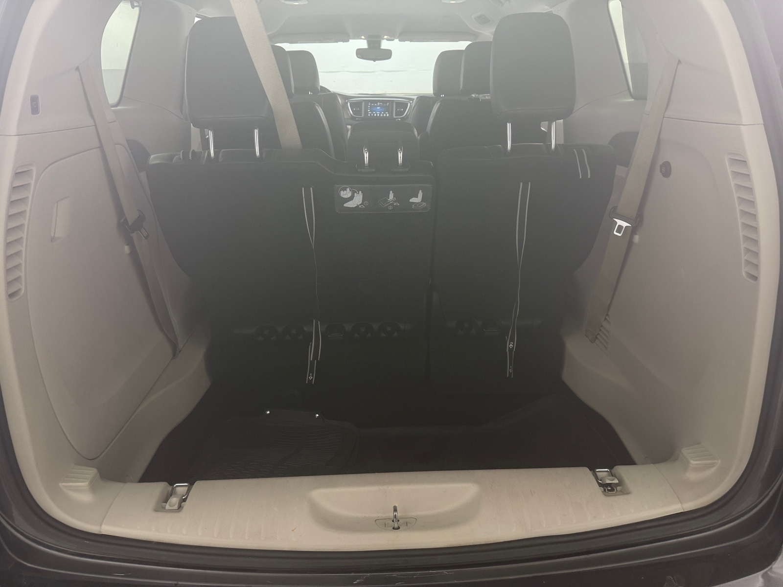 Thumbnail: 2018 Chrysler Pacifica - 6