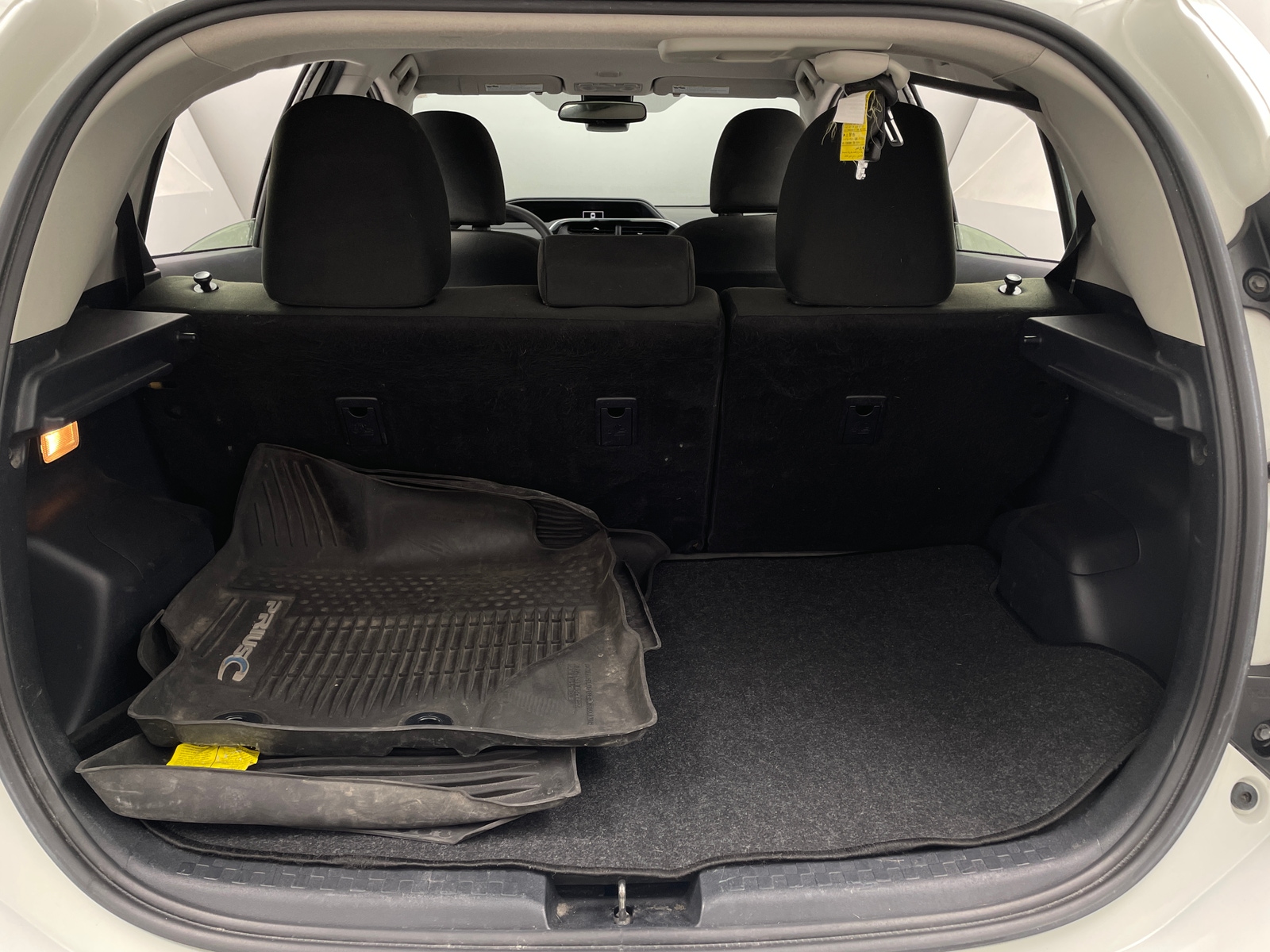 Thumbnail: 2018 Toyota Prius c - 7