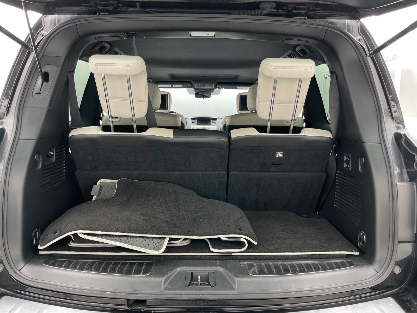 Thumbnail: 2019 INFINITI QX80 - 6