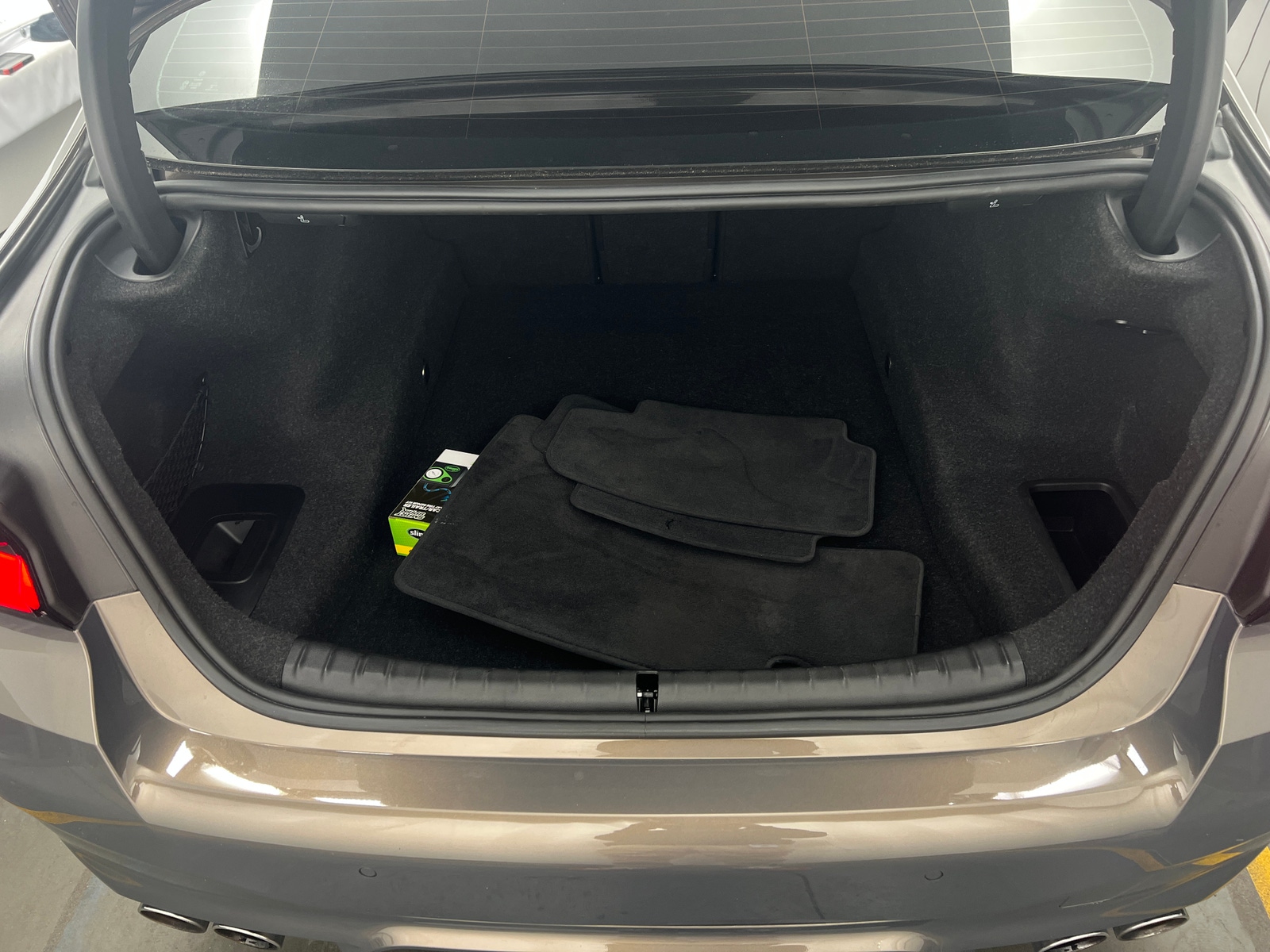 Thumbnail: 2023 BMW M5 - 6