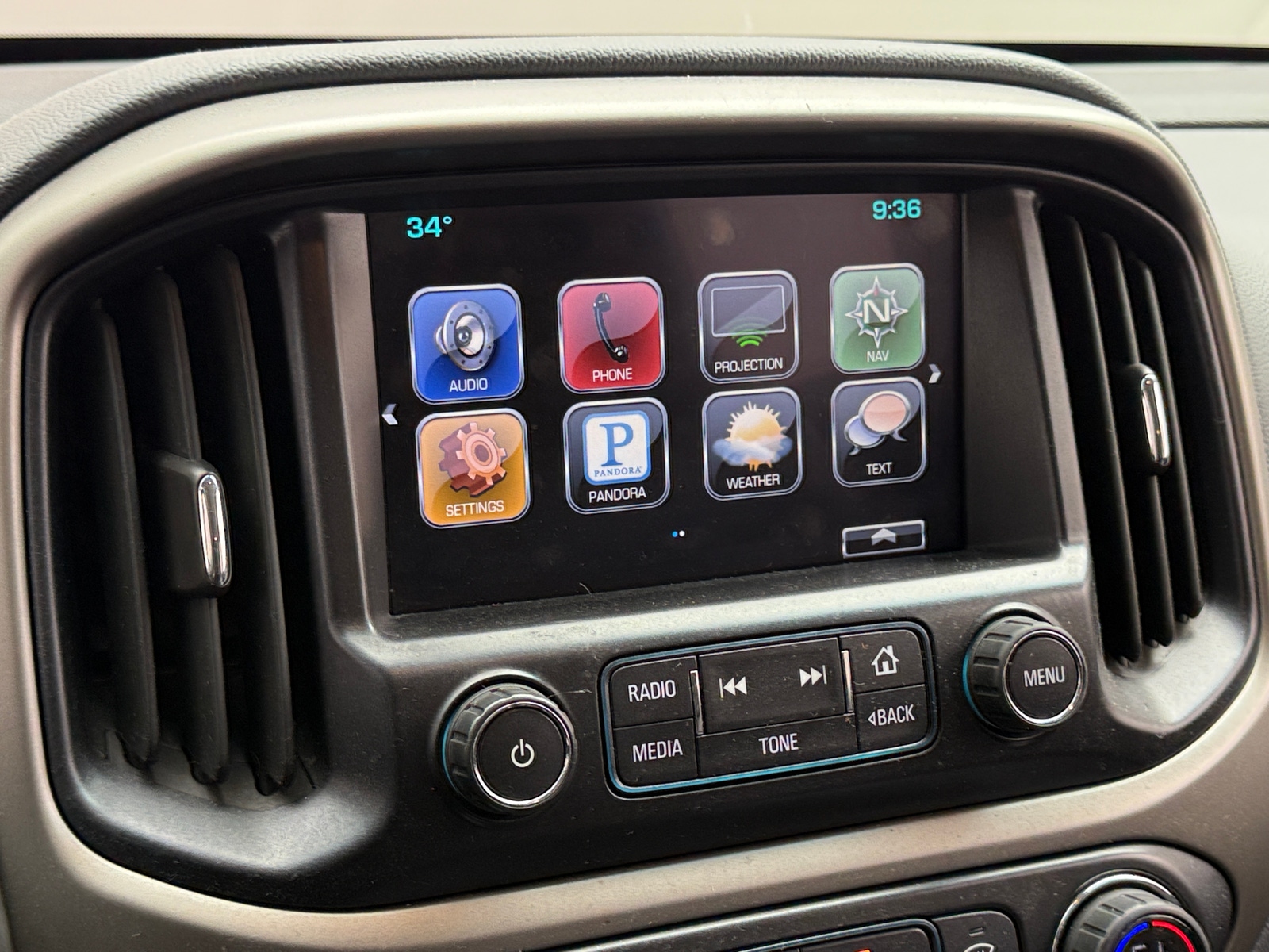 Thumbnail: 2016 Chevrolet Colorado - 3