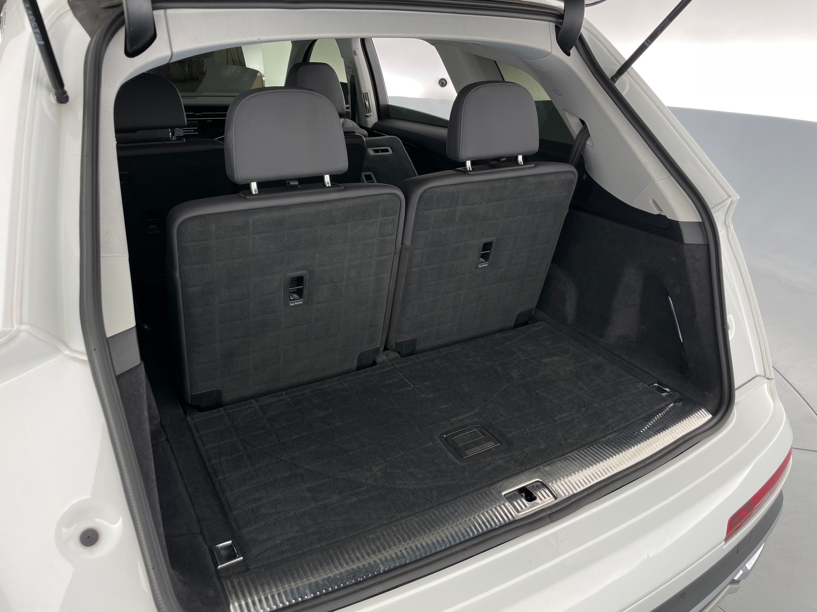 Thumbnail: 2022 Audi Q7 - 6