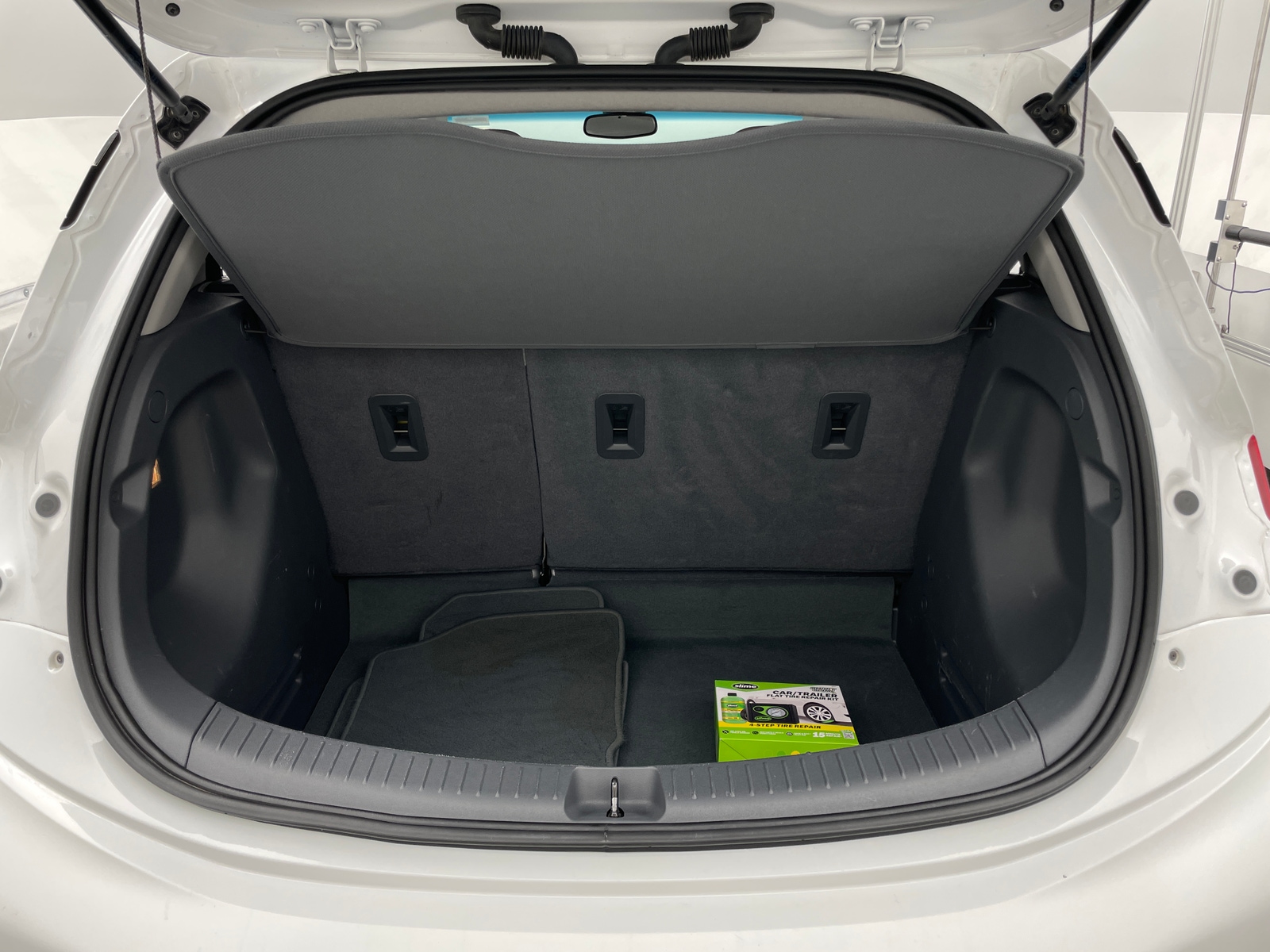 Thumbnail: 2017 Chevrolet Bolt EV - 7