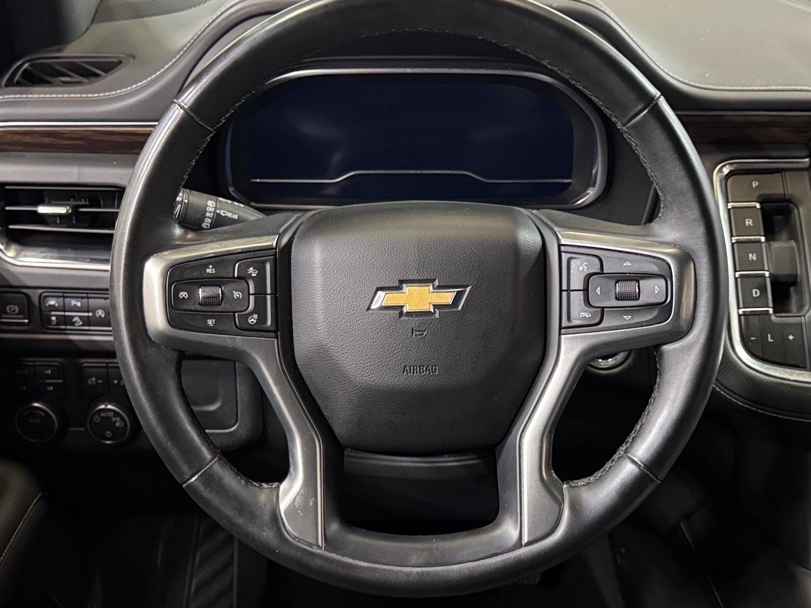 Thumbnail: 2023 Chevrolet Suburban - 4