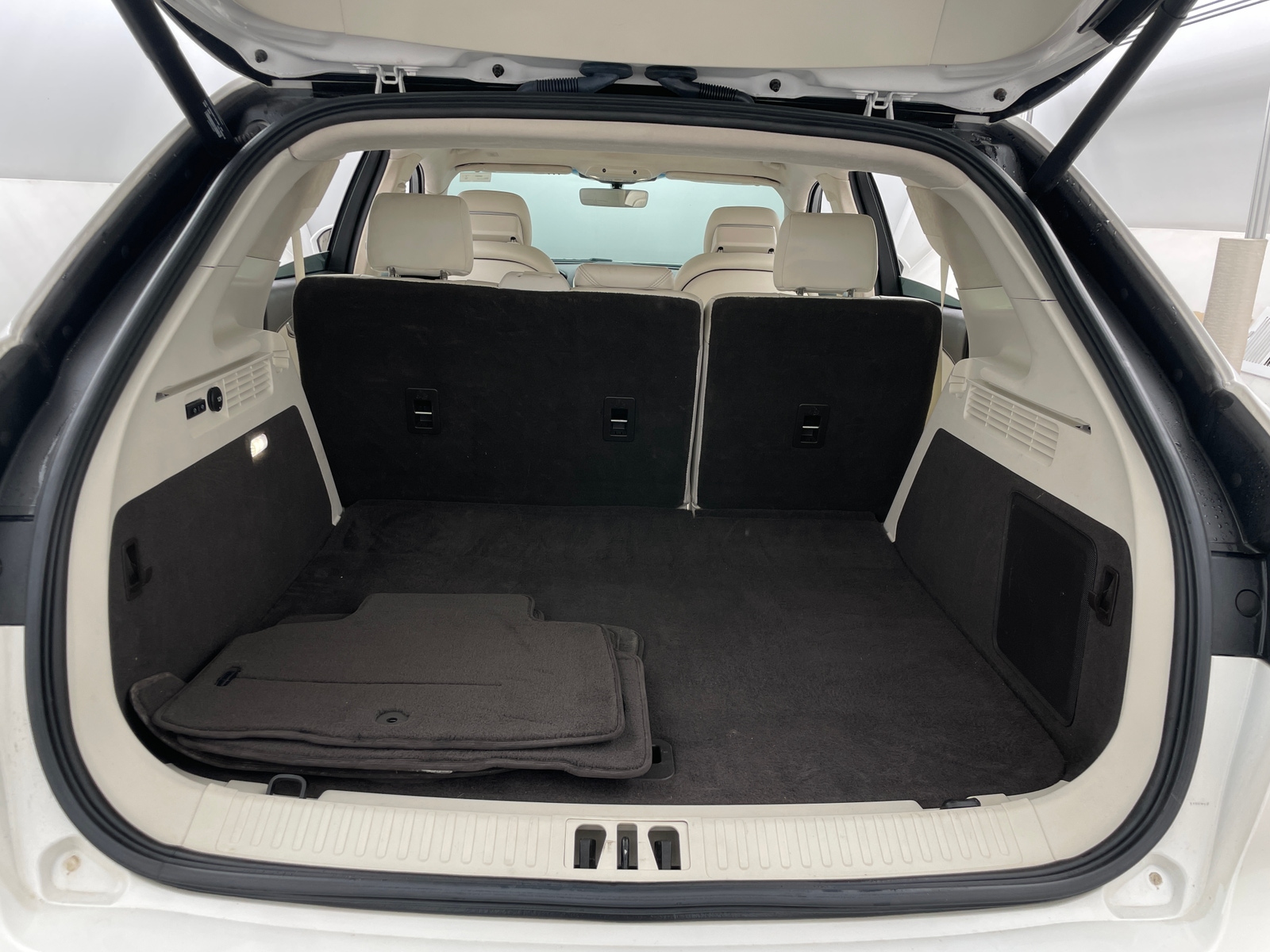 Thumbnail: 2020 Lincoln Nautilus - 6