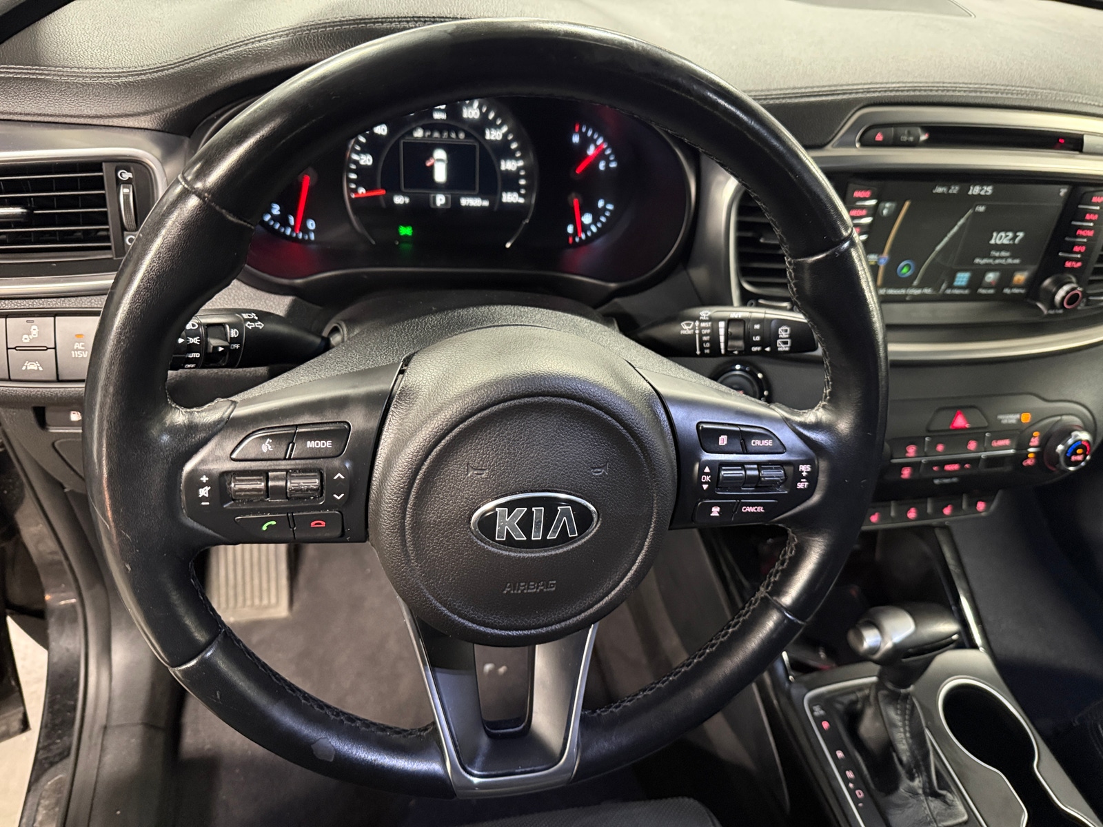 Thumbnail: 2017 Kia Sorento - 4
