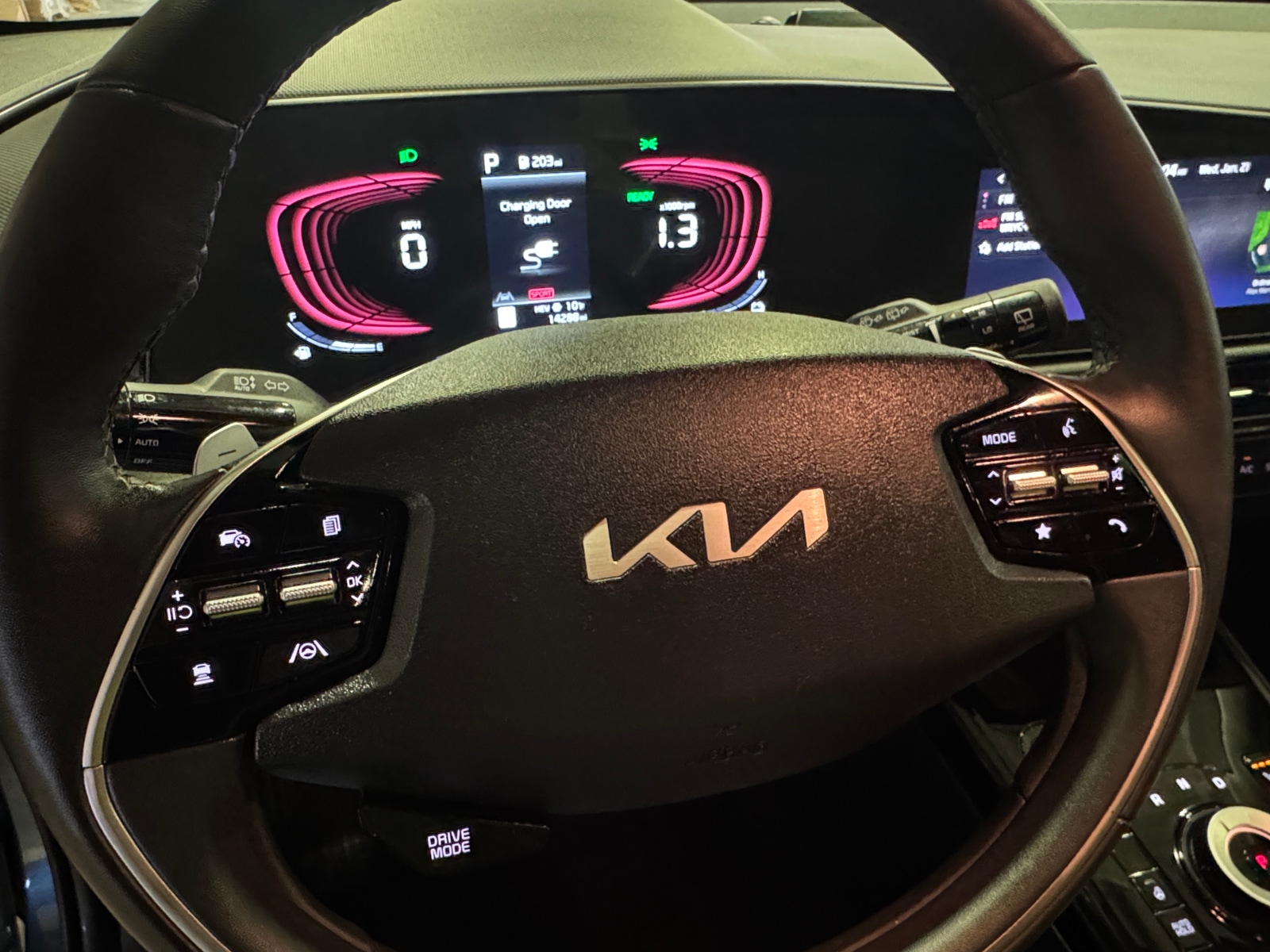 Thumbnail: 2024 Kia Niro - 4