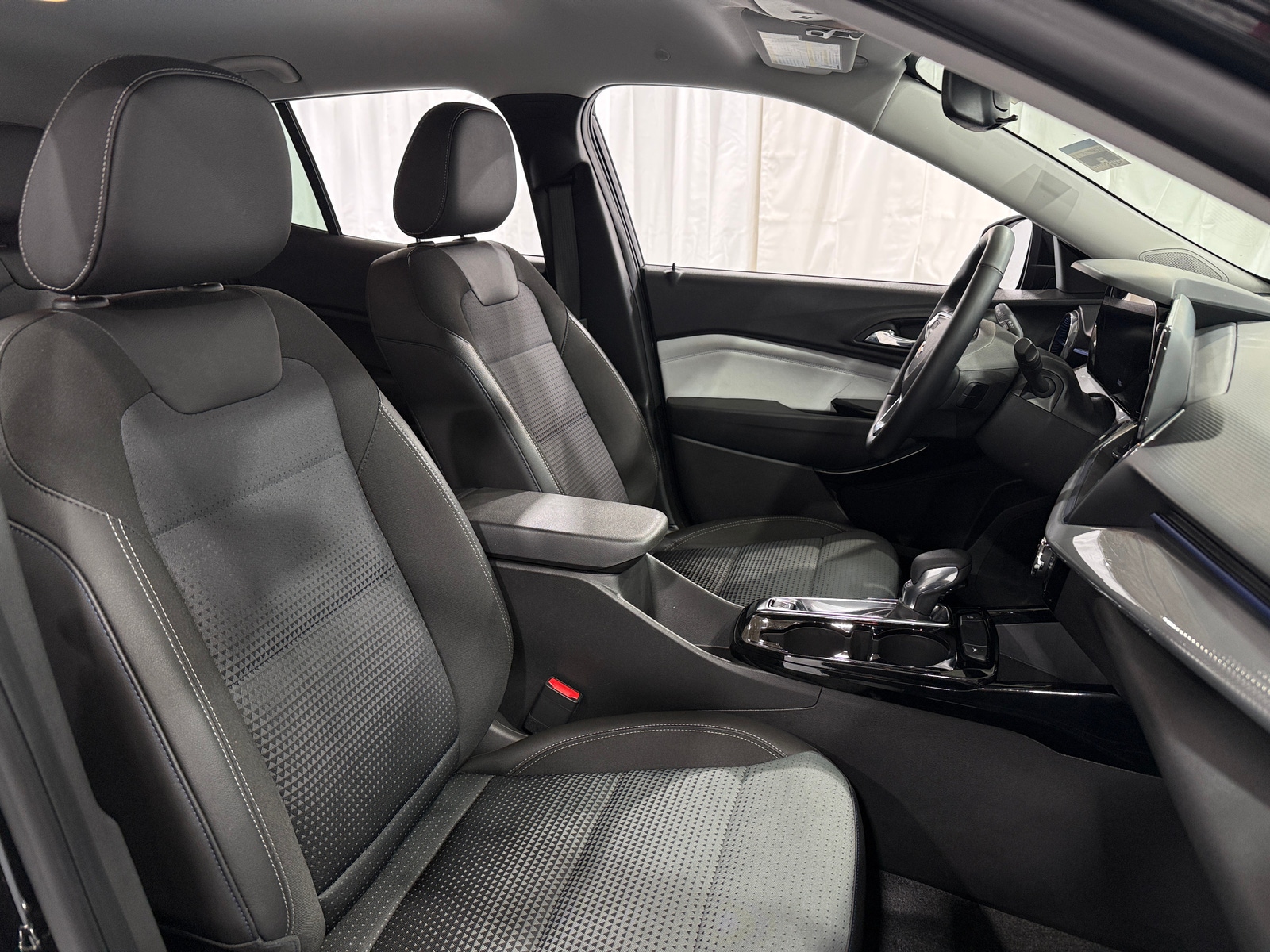 Thumbnail: 2025 Chevrolet Trax - 2