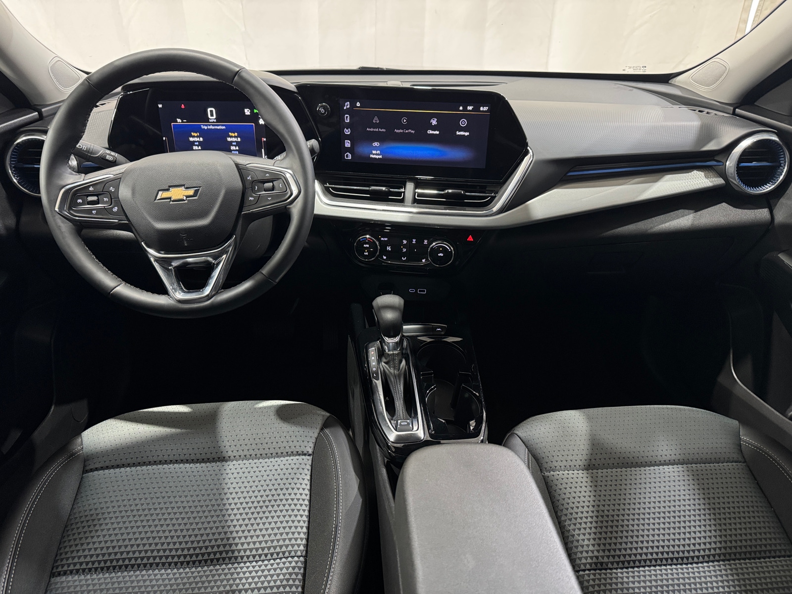 Thumbnail: 2025 Chevrolet Trax - 3