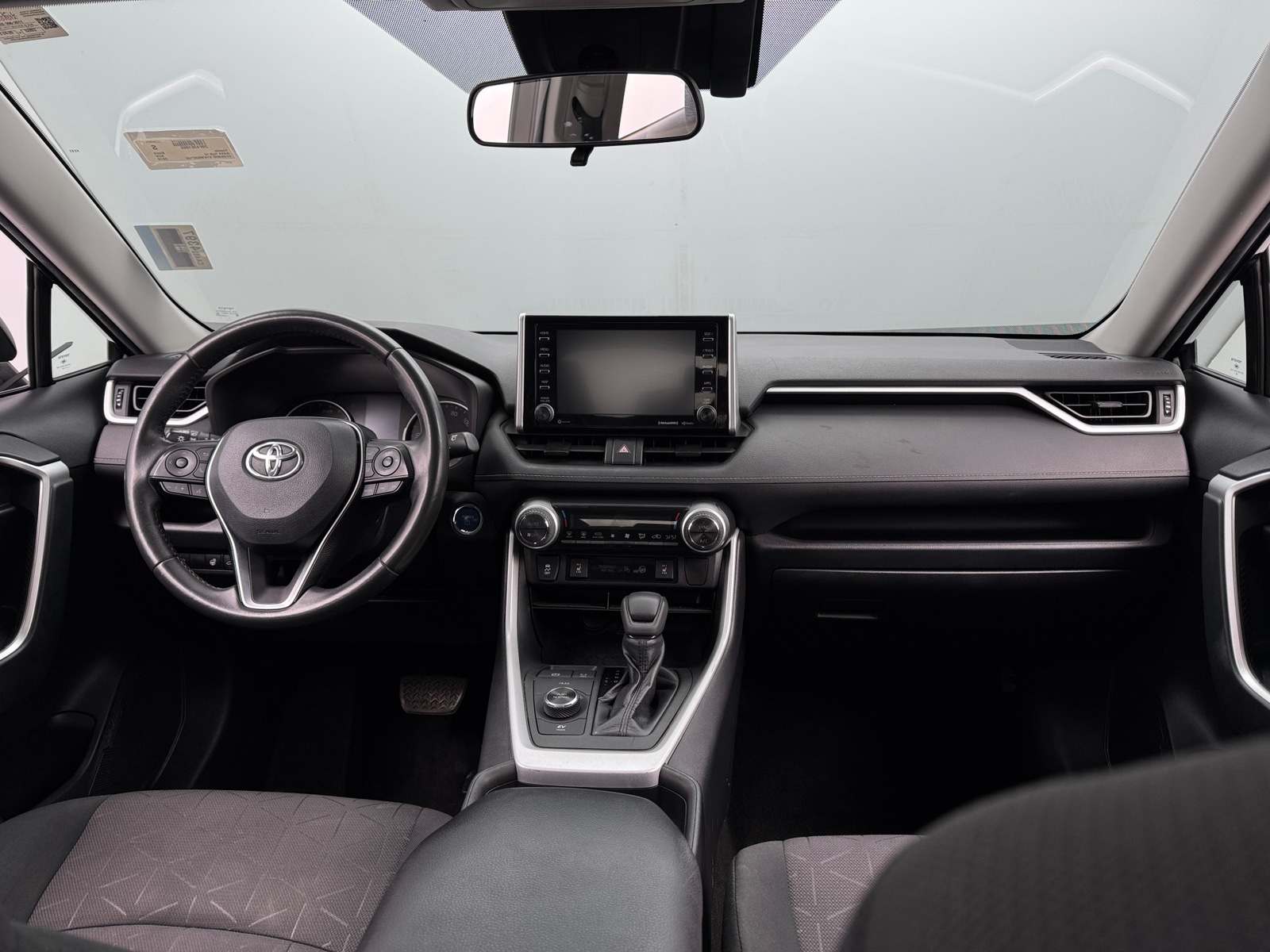 Thumbnail: 2019 Toyota RAV4 - 3