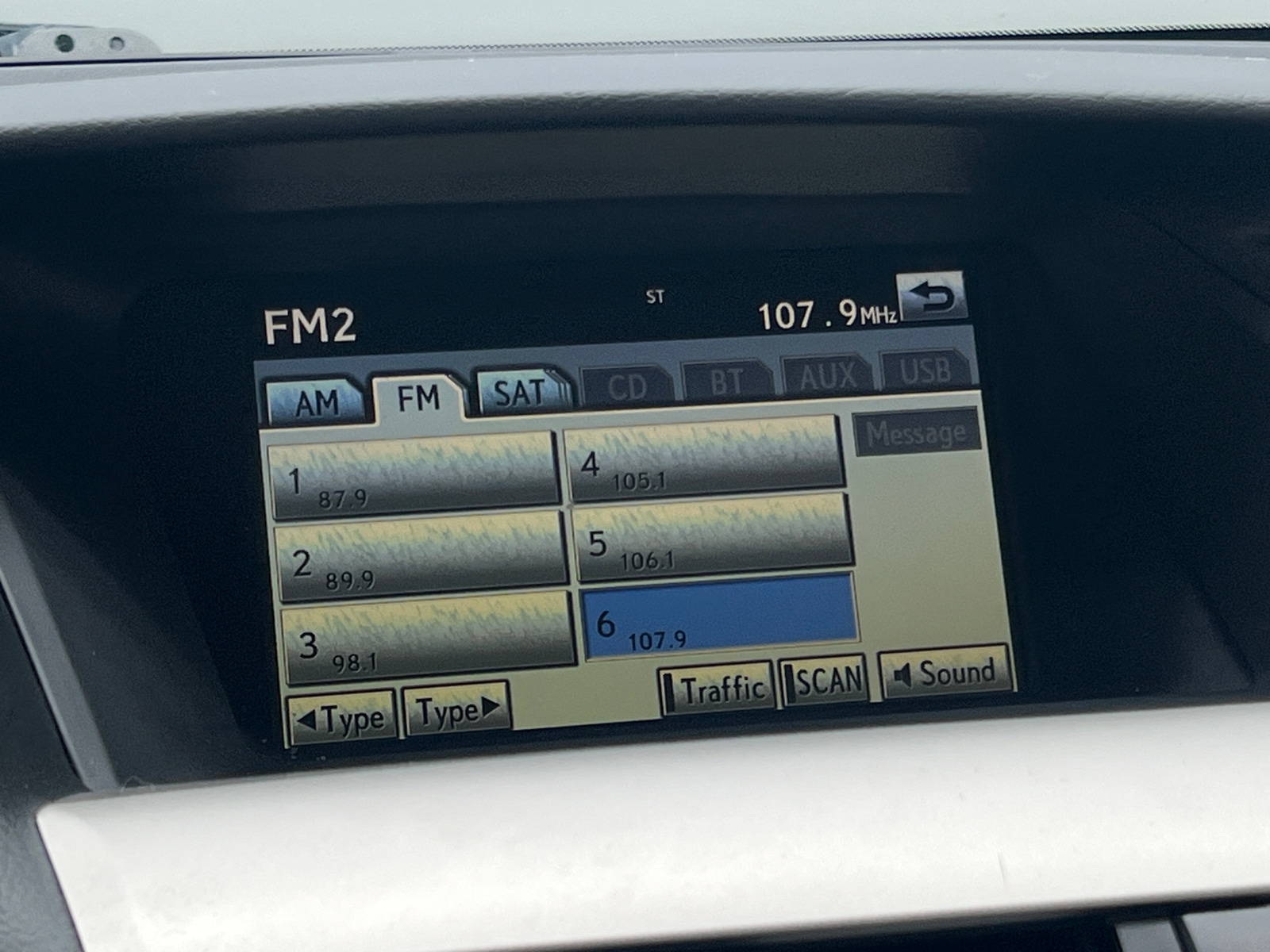 Thumbnail: 2011 Lexus RX - 4