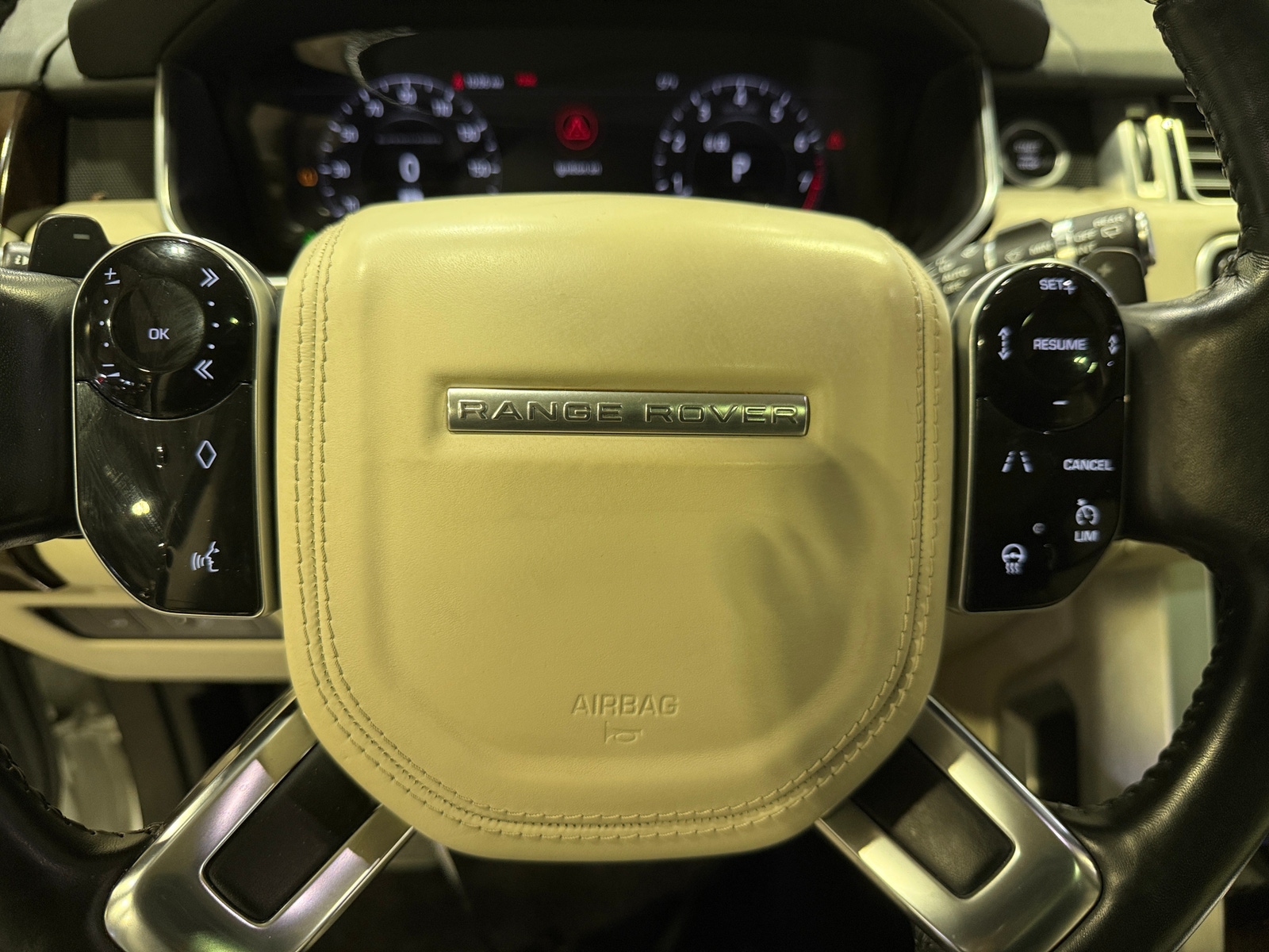 Thumbnail: 2018 Land Rover Range Rover - 4