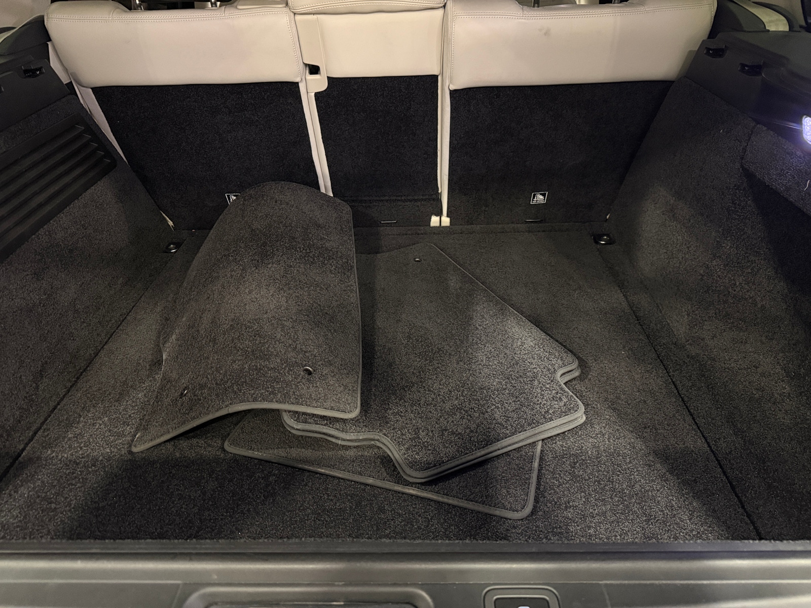 Thumbnail: 2018 Land Rover Range Rover - 6