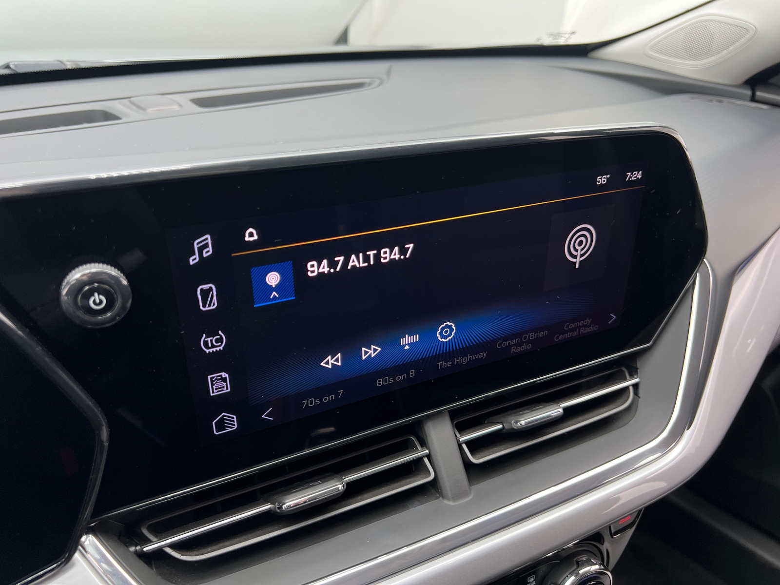 Thumbnail: 2025 Chevrolet Trax - 4