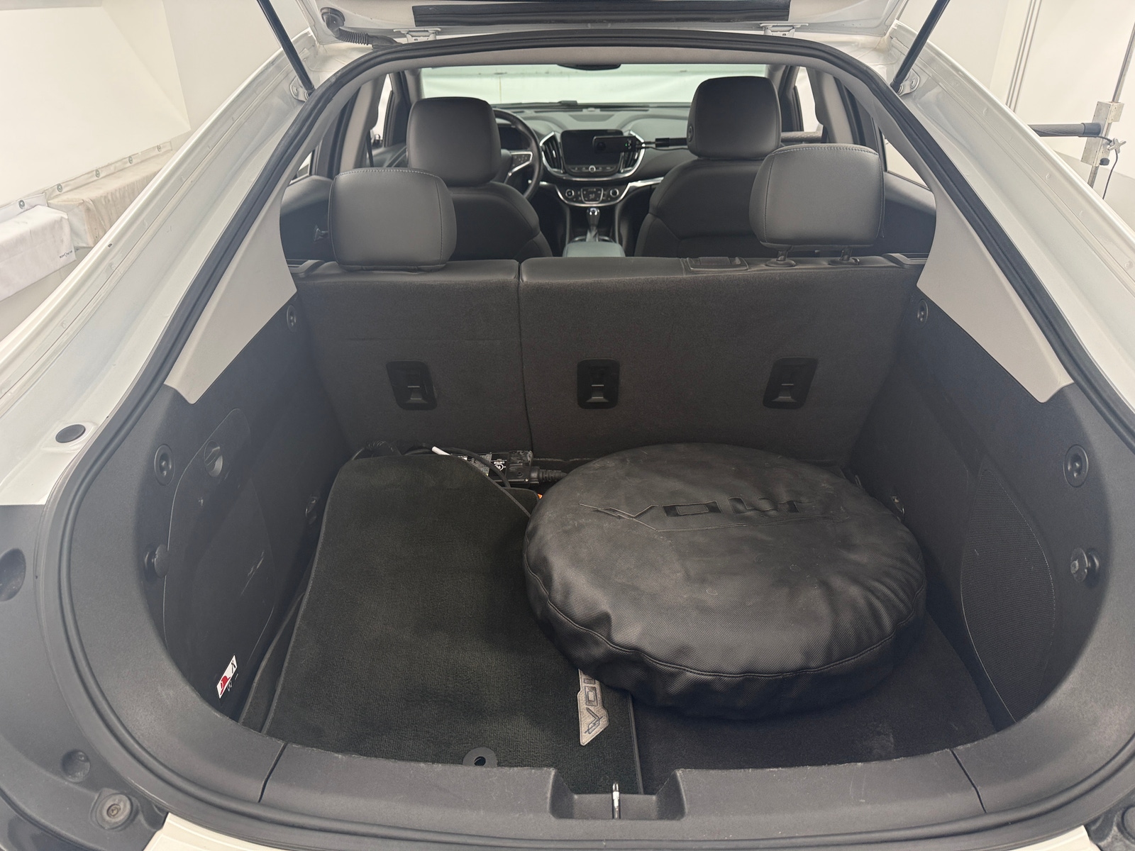 Thumbnail: 2017 Chevrolet Volt - 6