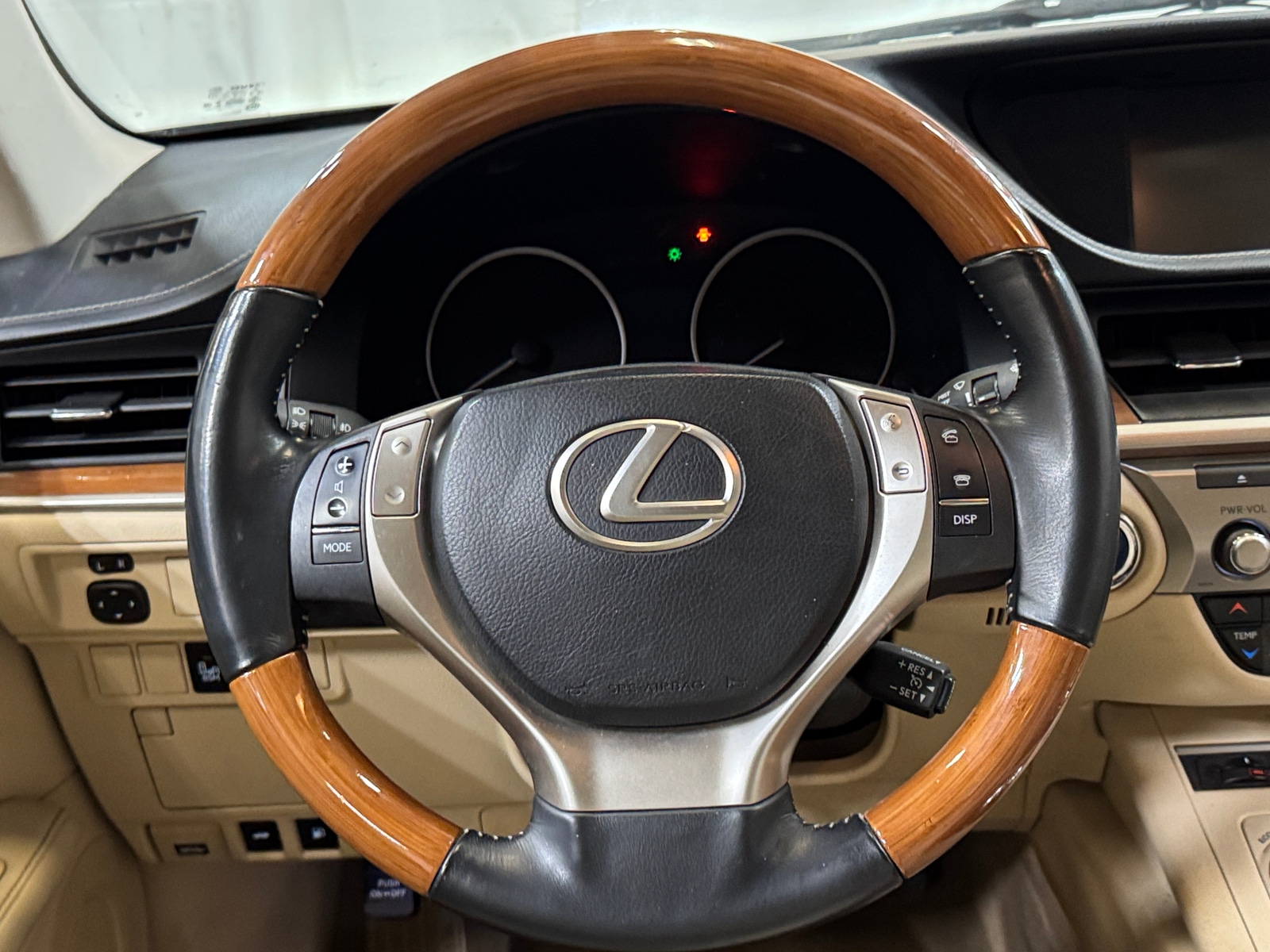 Thumbnail: 2013 Lexus ES - 4