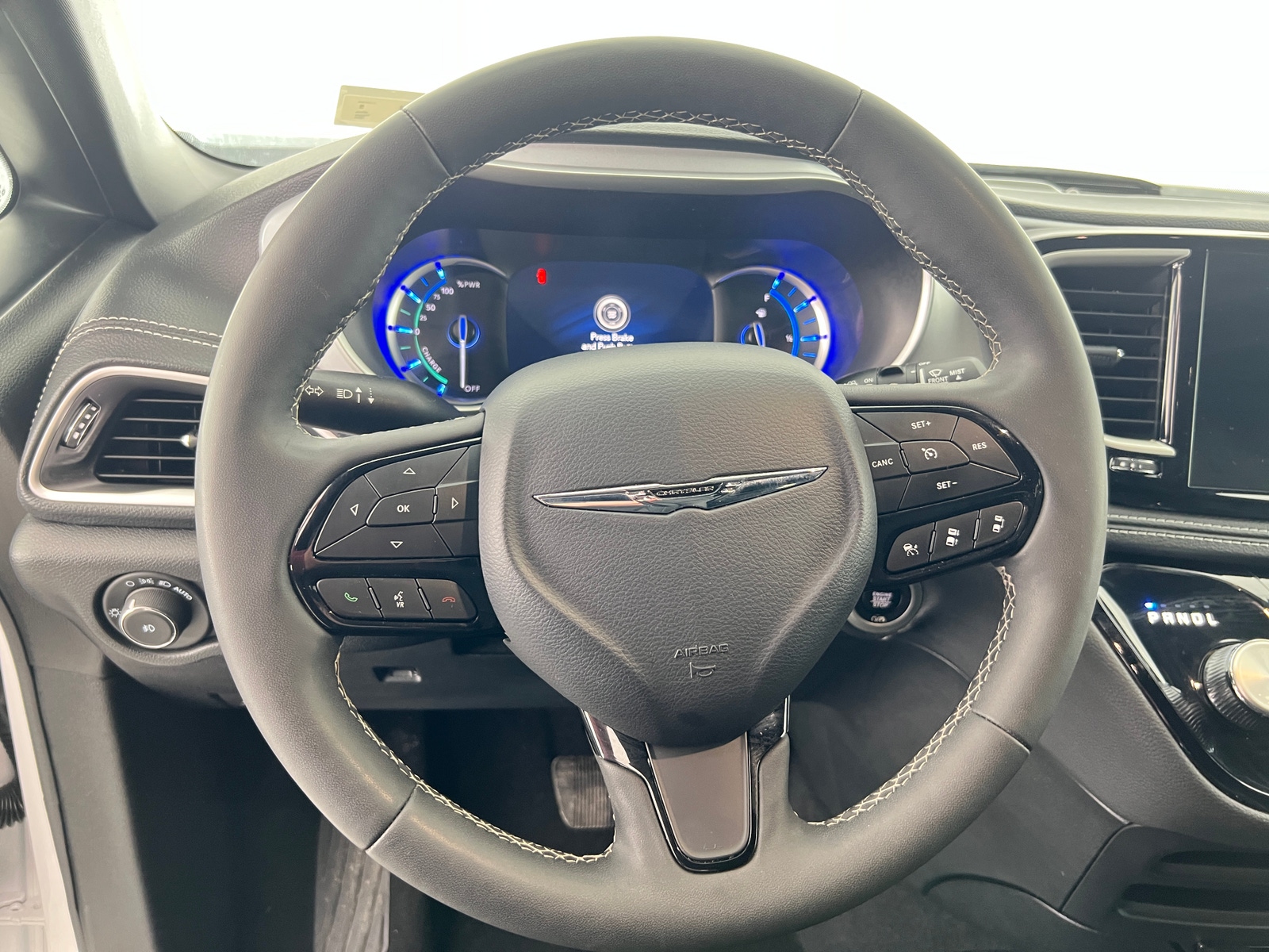 Thumbnail: 2024 Chrysler Pacifica - 4