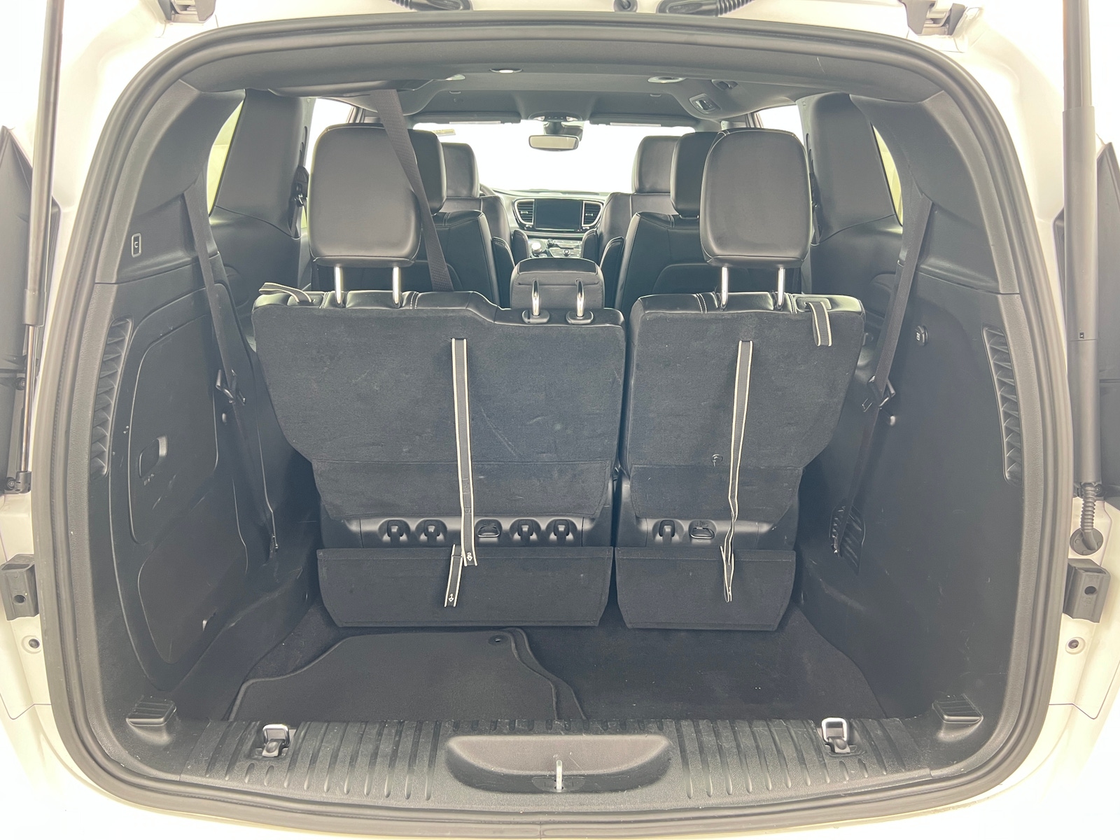 Thumbnail: 2024 Chrysler Pacifica - 6