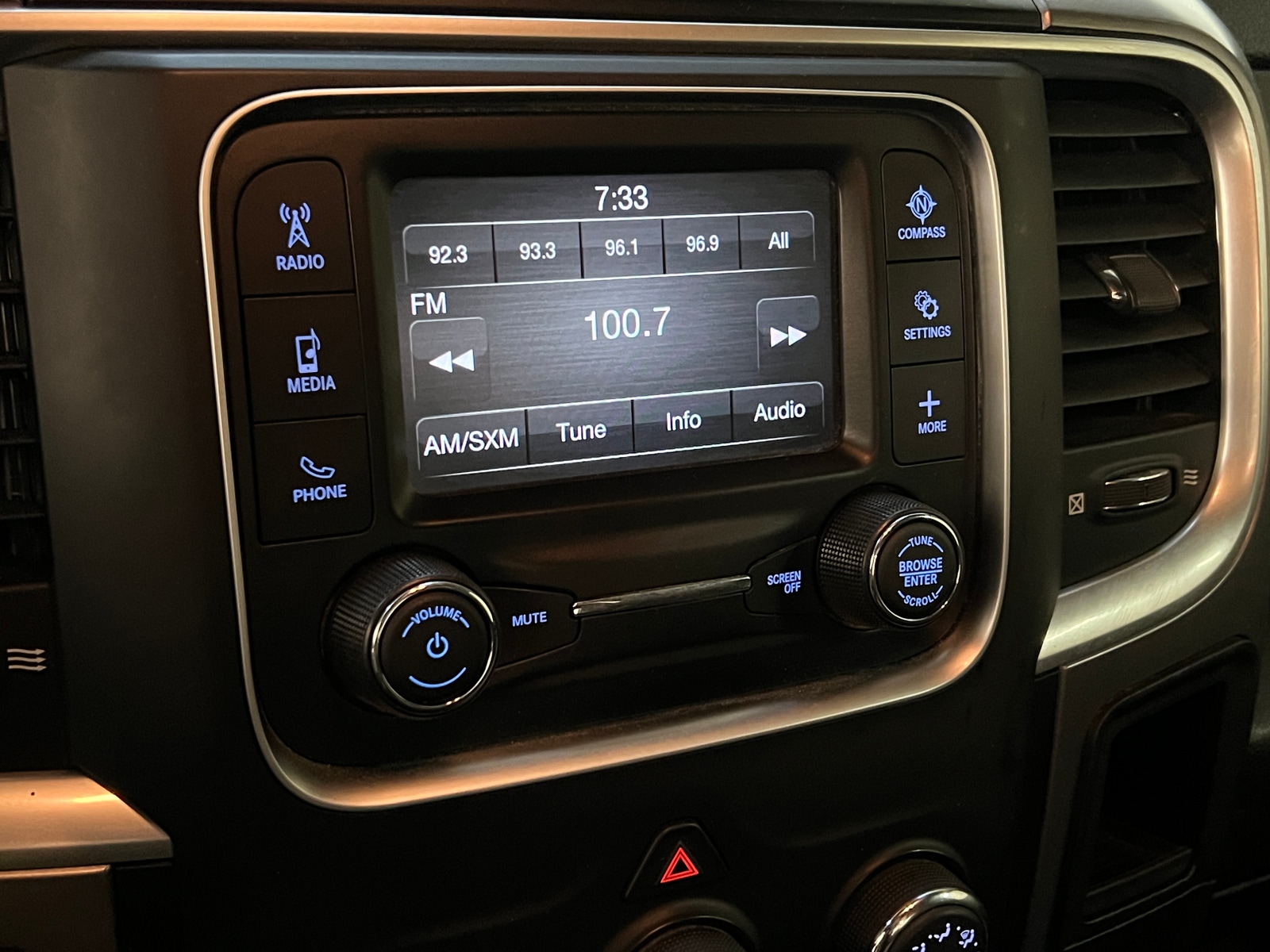 Thumbnail: 2022 RAM 1500 Classic - 4