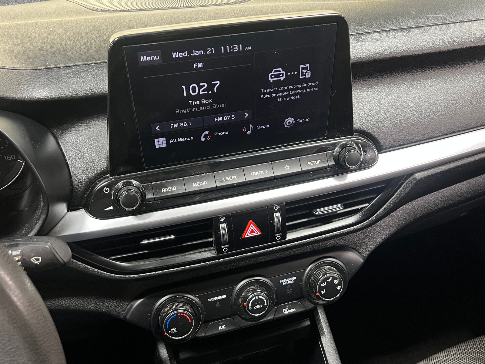 Thumbnail: 2024 Kia Forte - 4