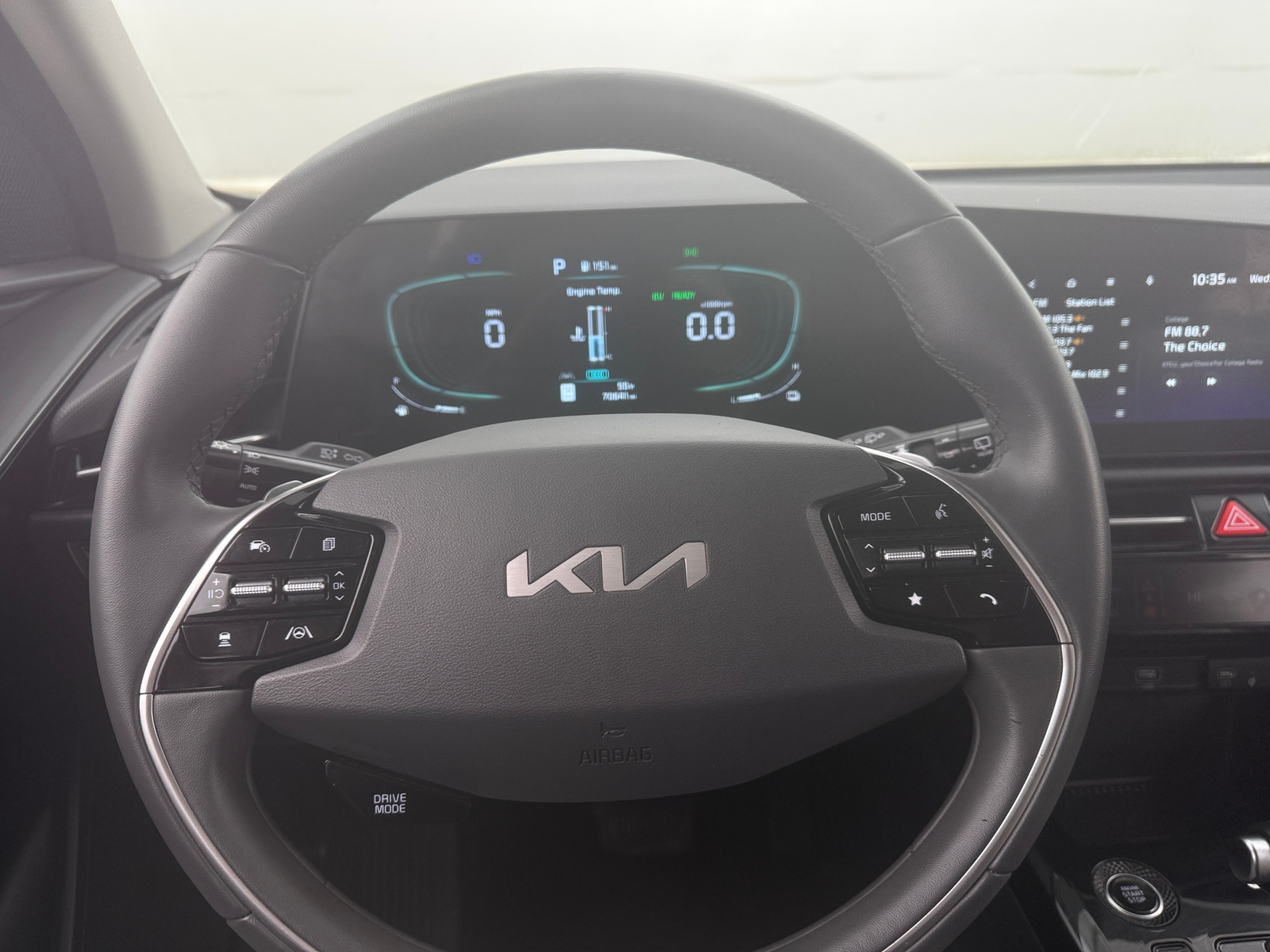 Thumbnail: 2023 Kia Niro - 4