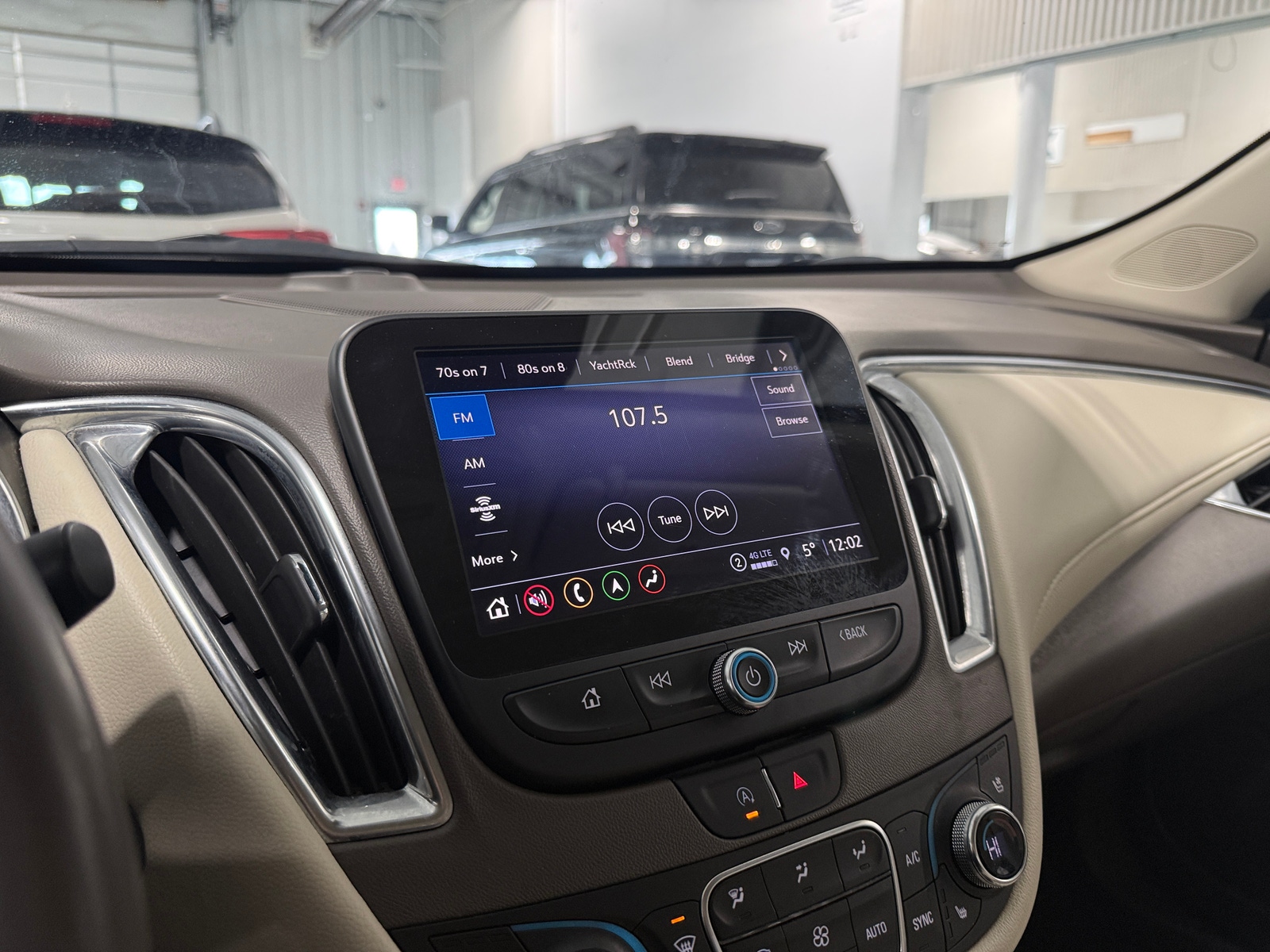 Thumbnail: 2024 Chevrolet Malibu - 3