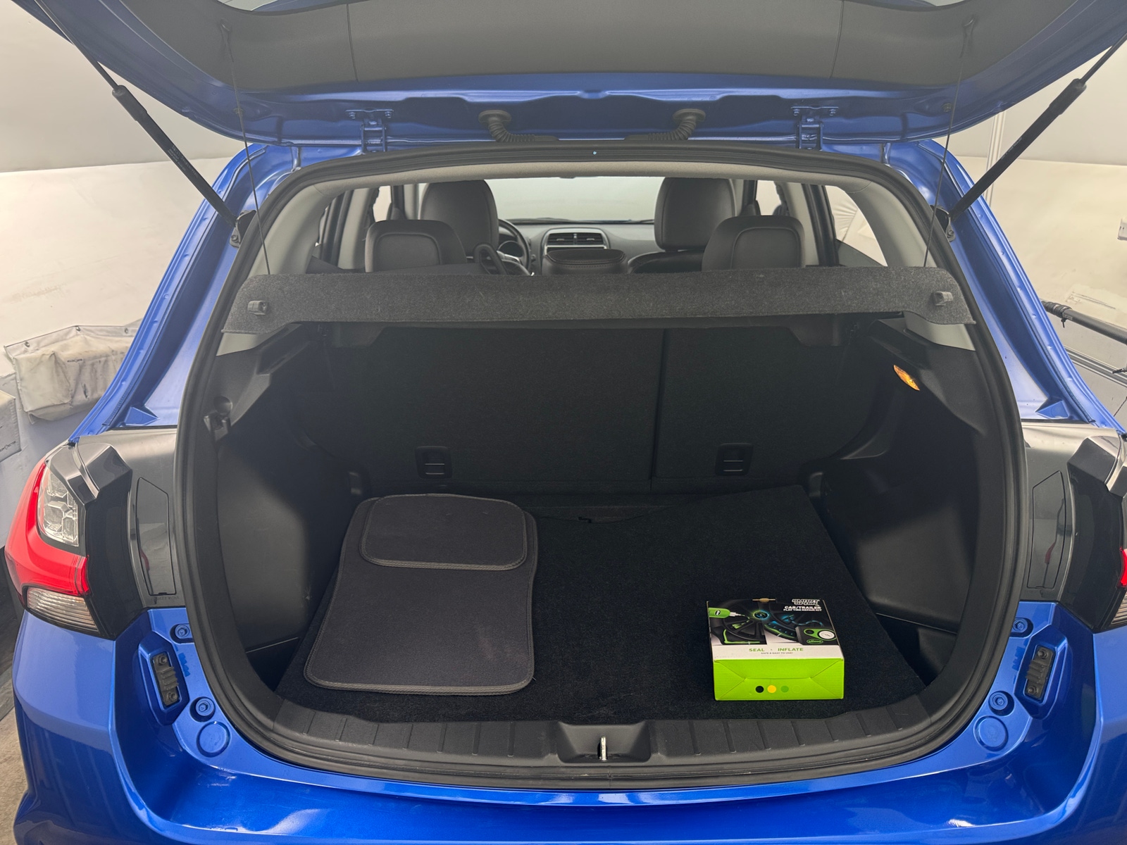 Thumbnail: 2023 Mitsubishi Outlander Sport - 7