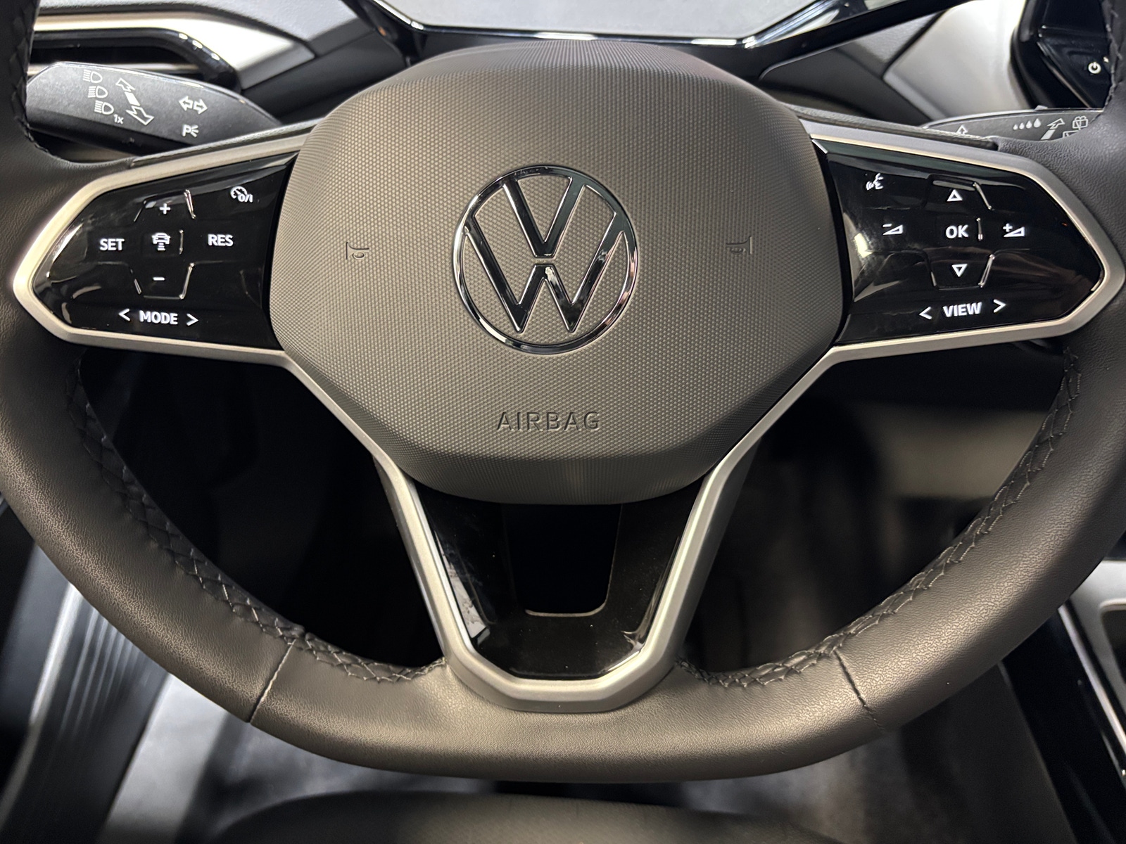 Thumbnail: 2023 Volkswagen ID.4 - 5