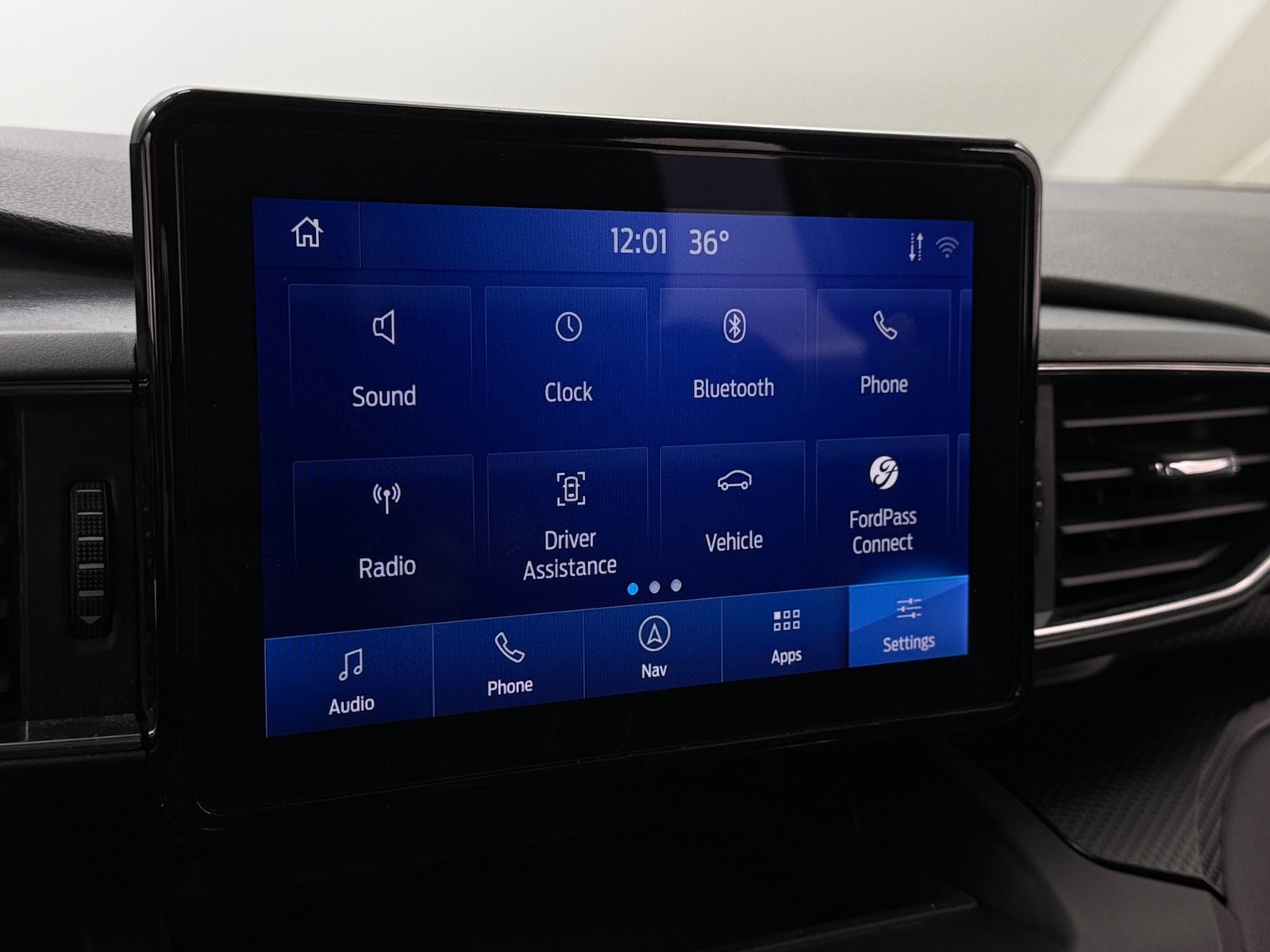 Thumbnail: 2020 Ford Explorer - 3