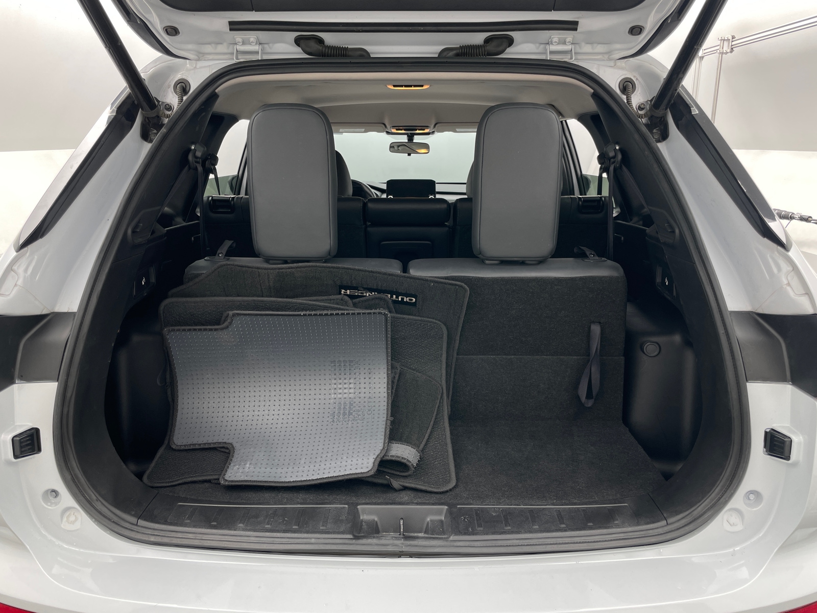 Thumbnail: 2024 Mitsubishi Outlander - 6