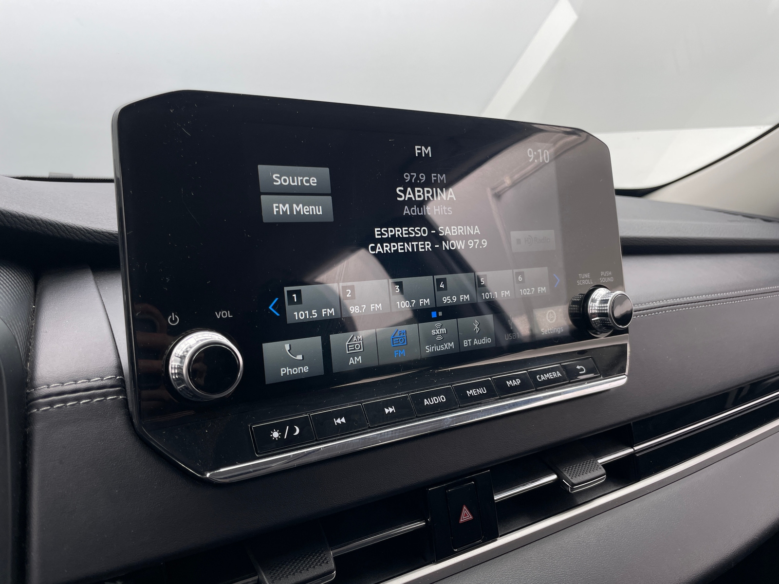 Thumbnail: 2024 Mitsubishi Outlander - 3