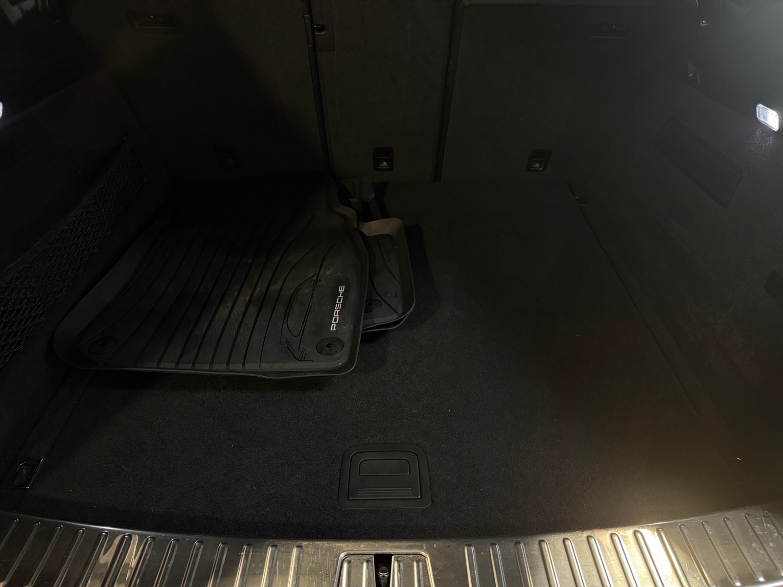 Thumbnail: 2020 Porsche Cayenne - 6