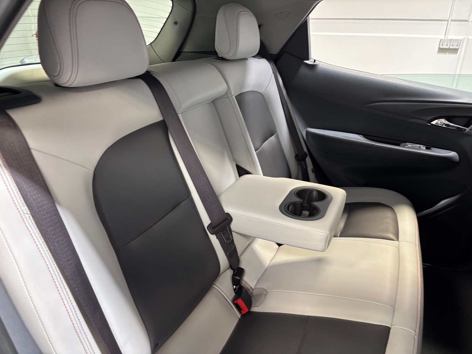 Thumbnail: 2017 Chevrolet Bolt EV - 5