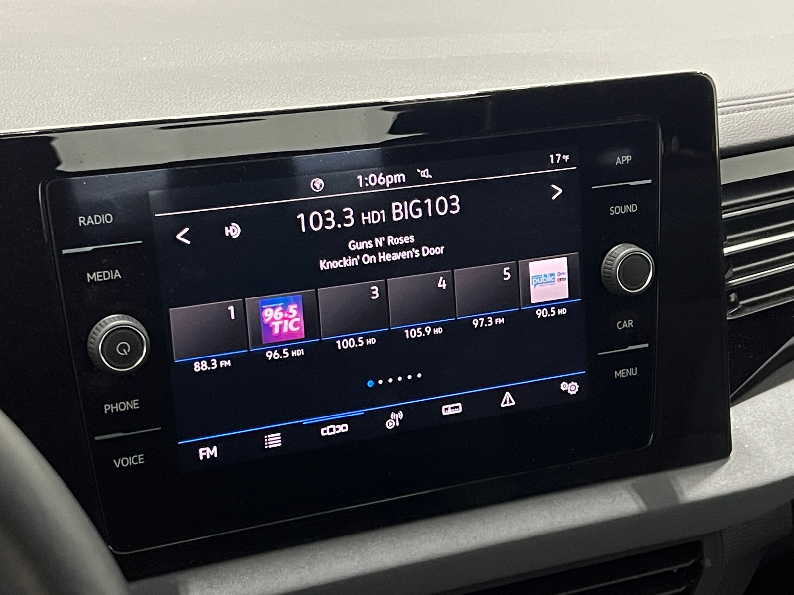 Thumbnail: 2025 Volkswagen Jetta - 3