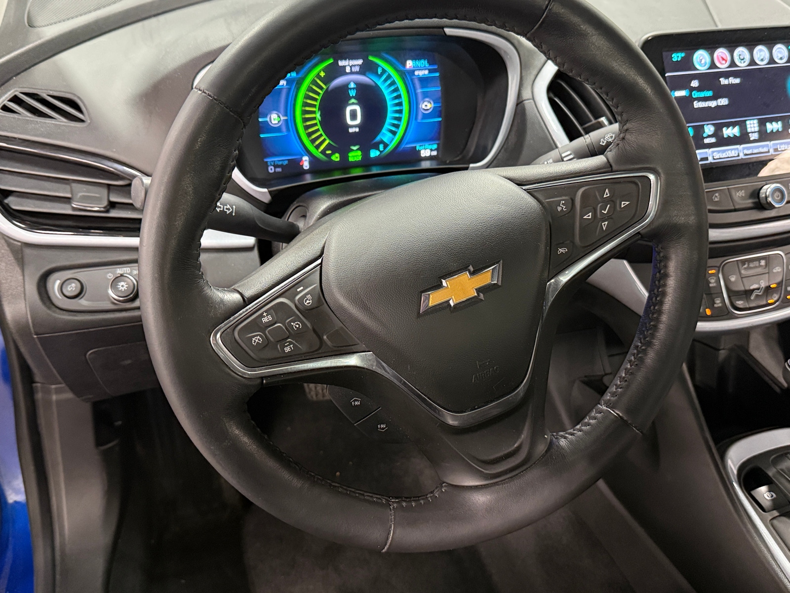 Thumbnail: 2017 Chevrolet Volt - 5