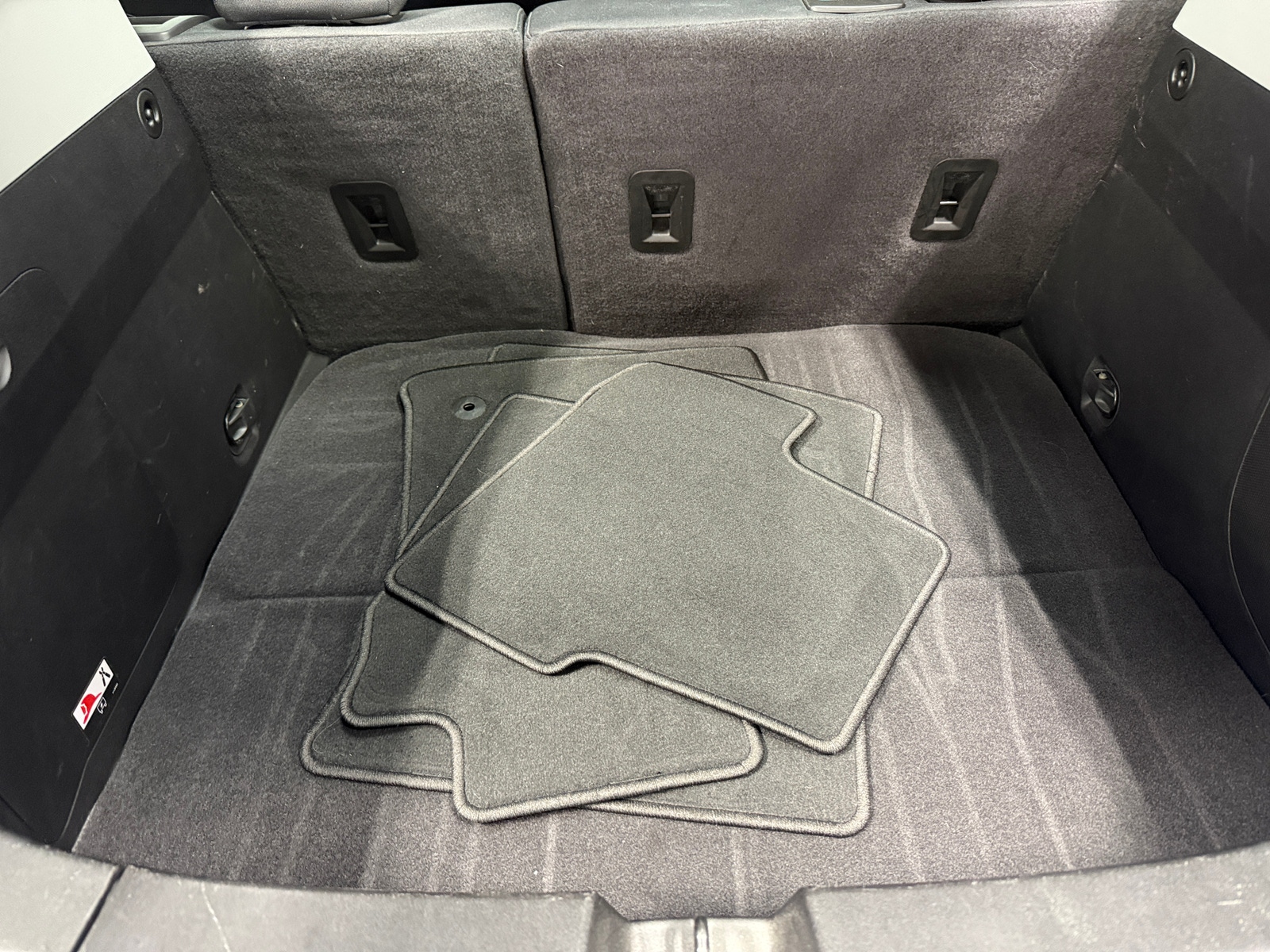 Thumbnail: 2017 Chevrolet Volt - 7